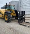 2019 Caterpillar TH408D 4x4x4 Ag Handler