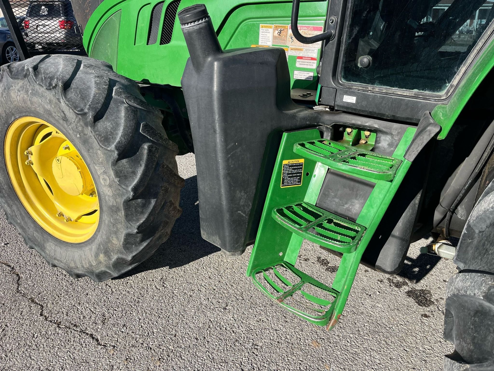 gallery 2015 John Deere 6125M MFWD tractor