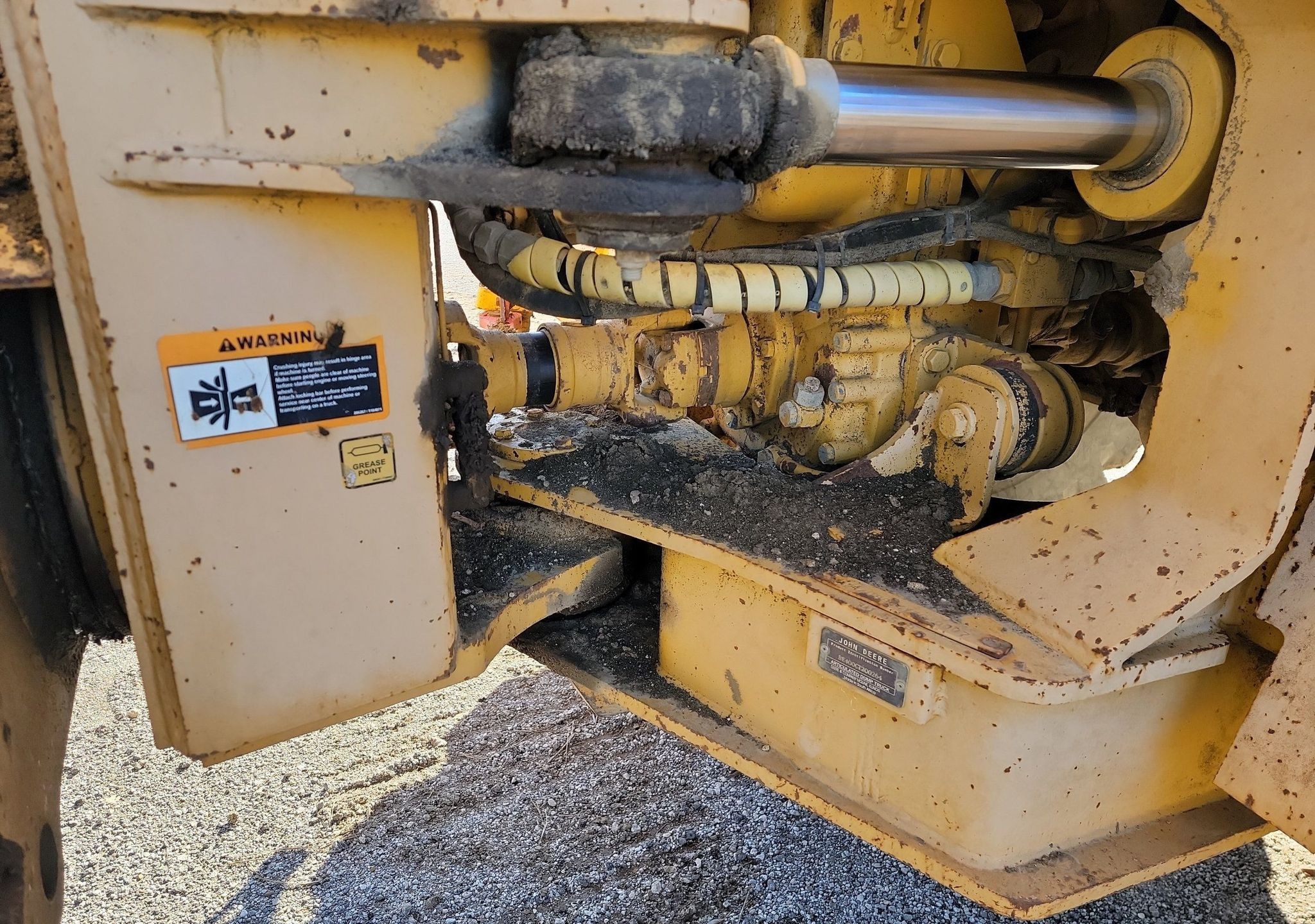 gallery 2001 John Deere 400C haul truck