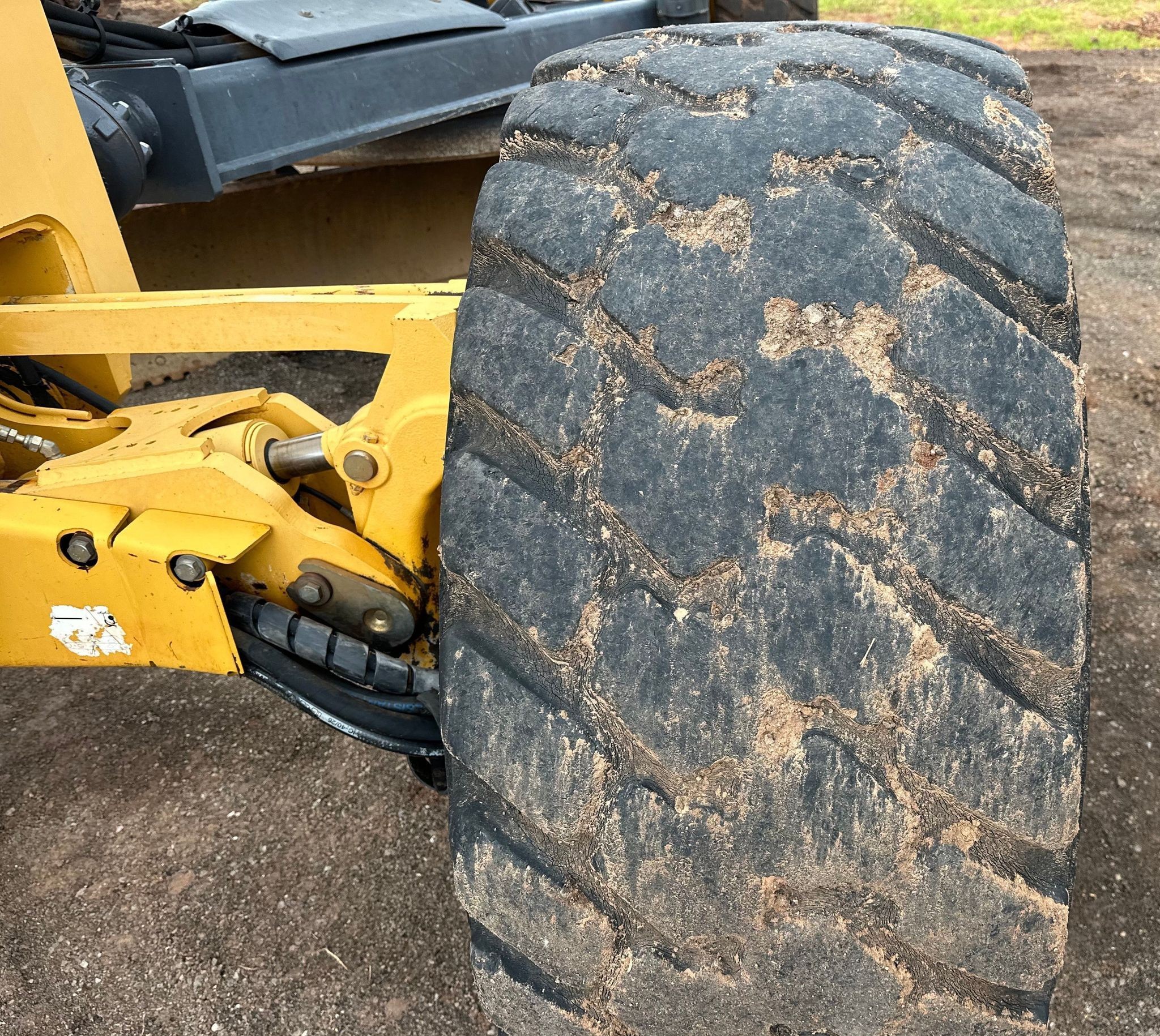 gallery 2013 John Deere 772GP motor grader