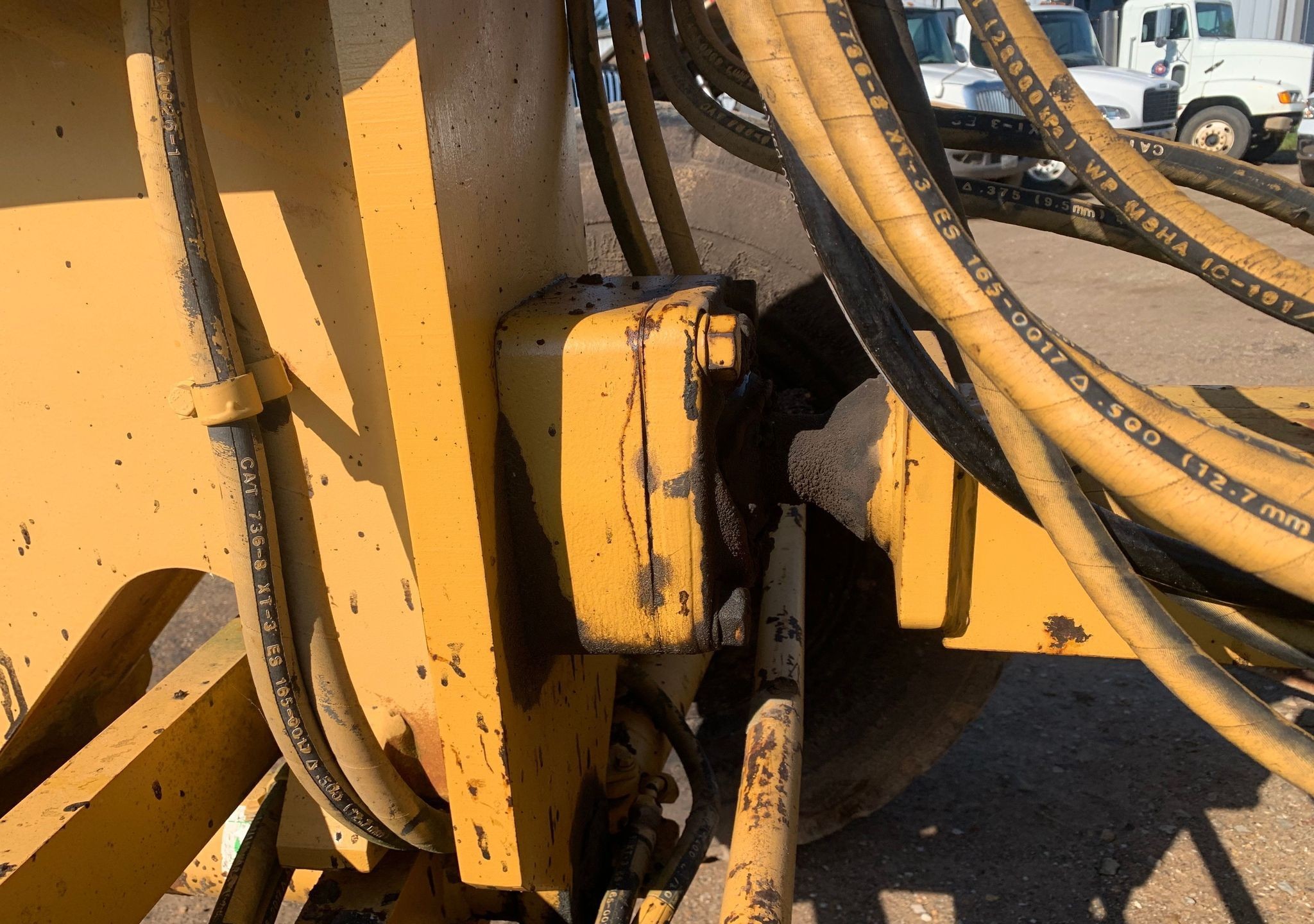 gallery 2001 Caterpillar 140H motor grader