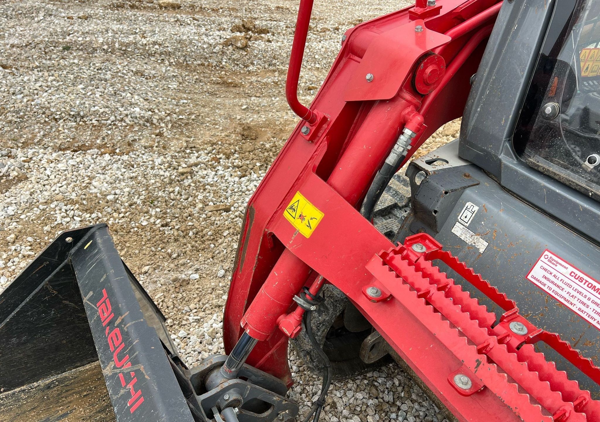 gallery 2020 Takeuchi TL12R2 tracked skid steer loader