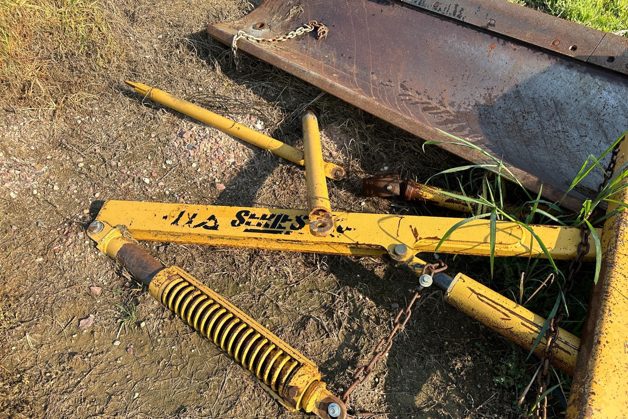 gallery 2014 Caterpillar 140M2 VHP Plus Motor Grader
