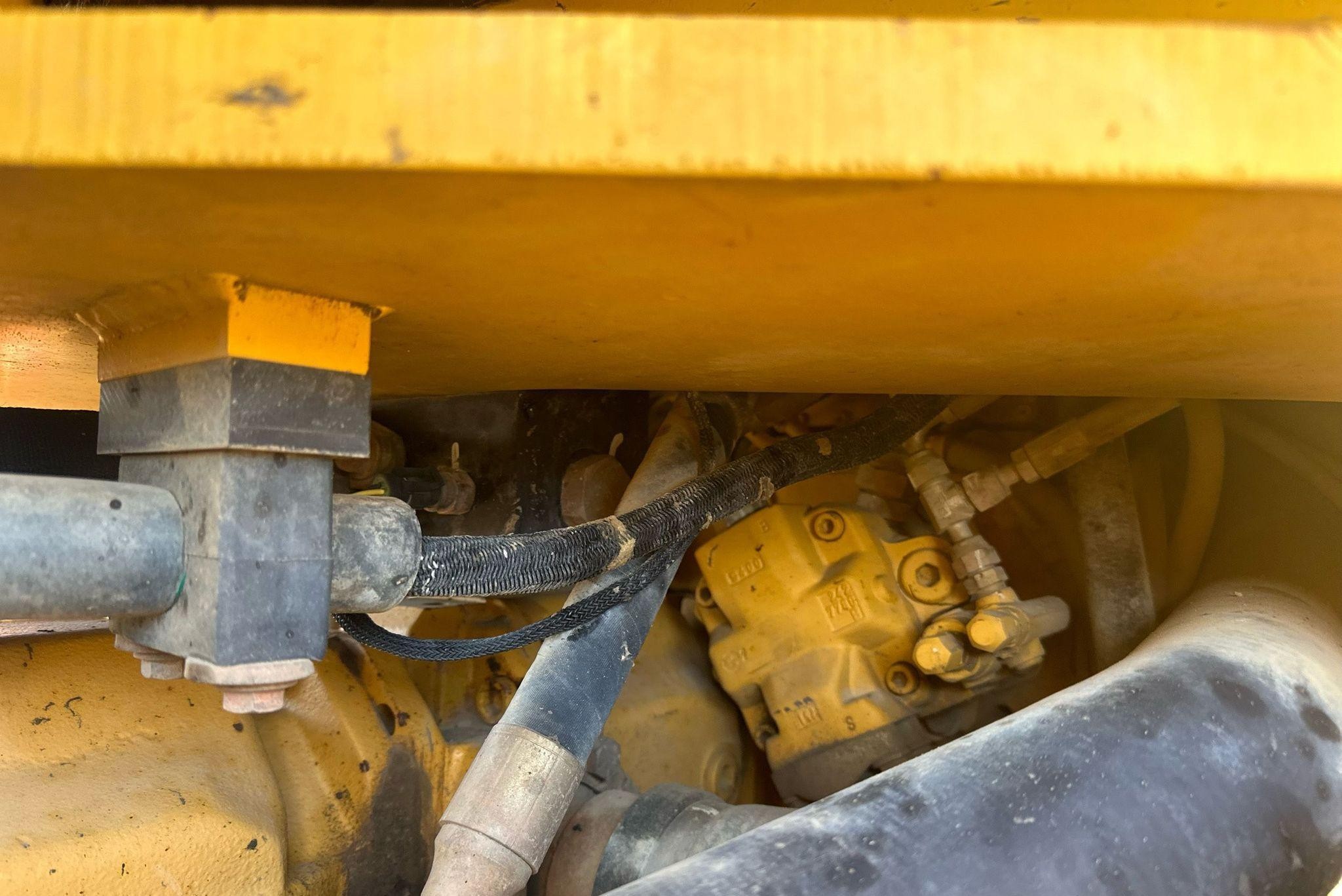 gallery 2006 John Deere 844J wheel loader