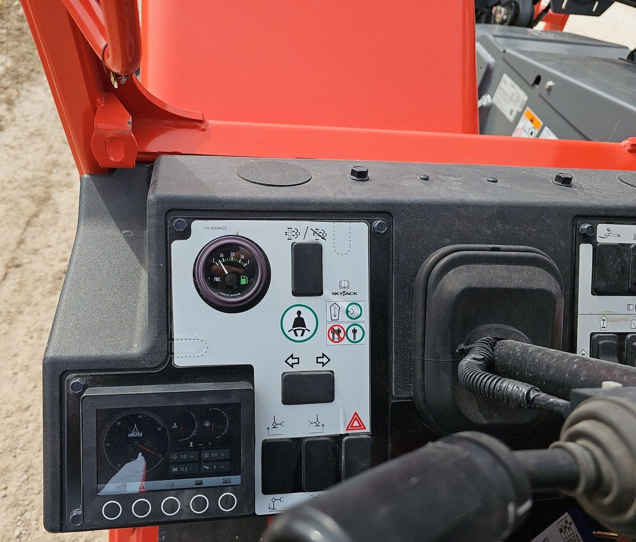 gallery 2023 Skyjack SJ843TH telehandler
