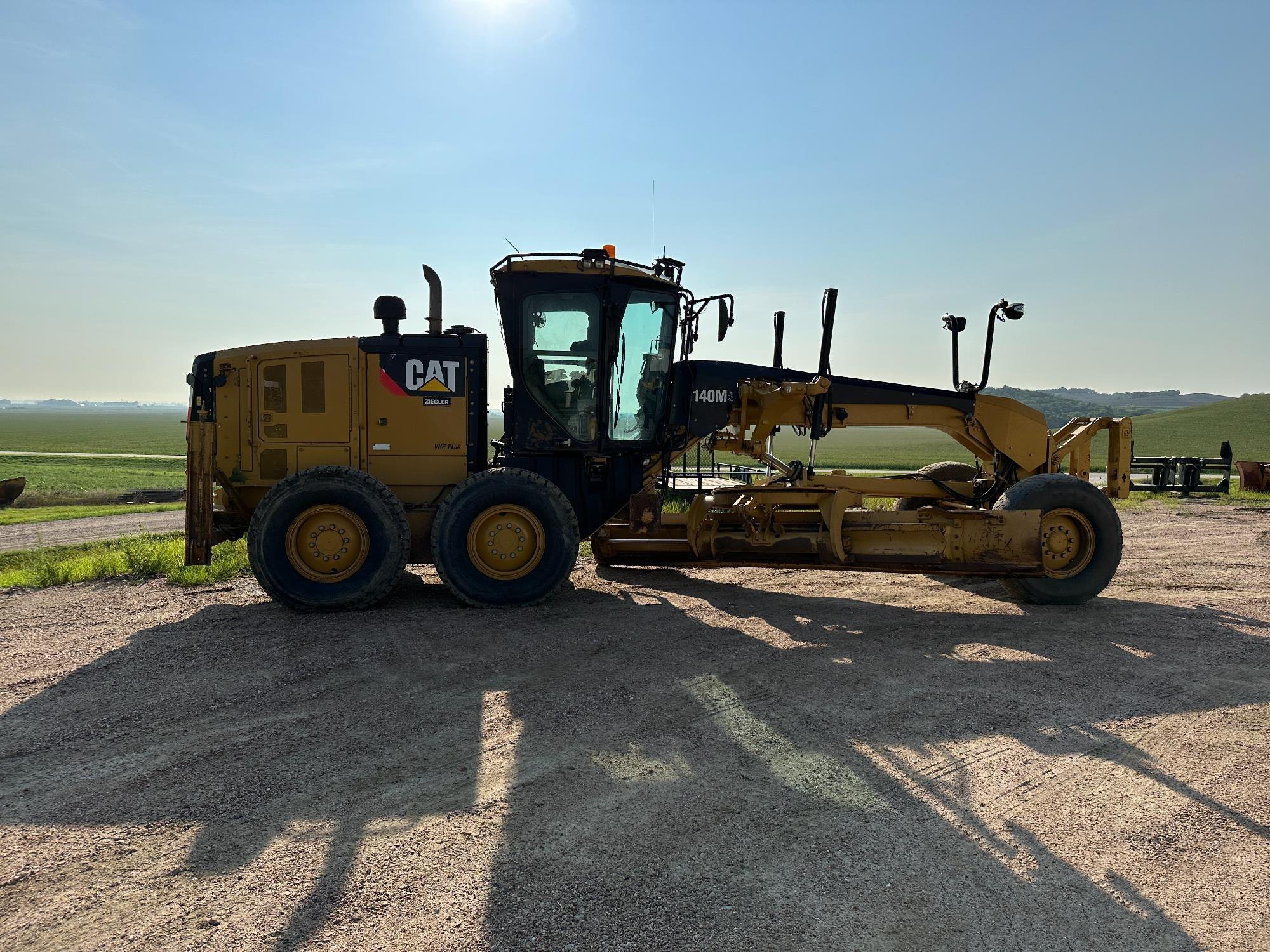 gallery 2014 Caterpillar 140M2 VHP Plus Motor Grader
