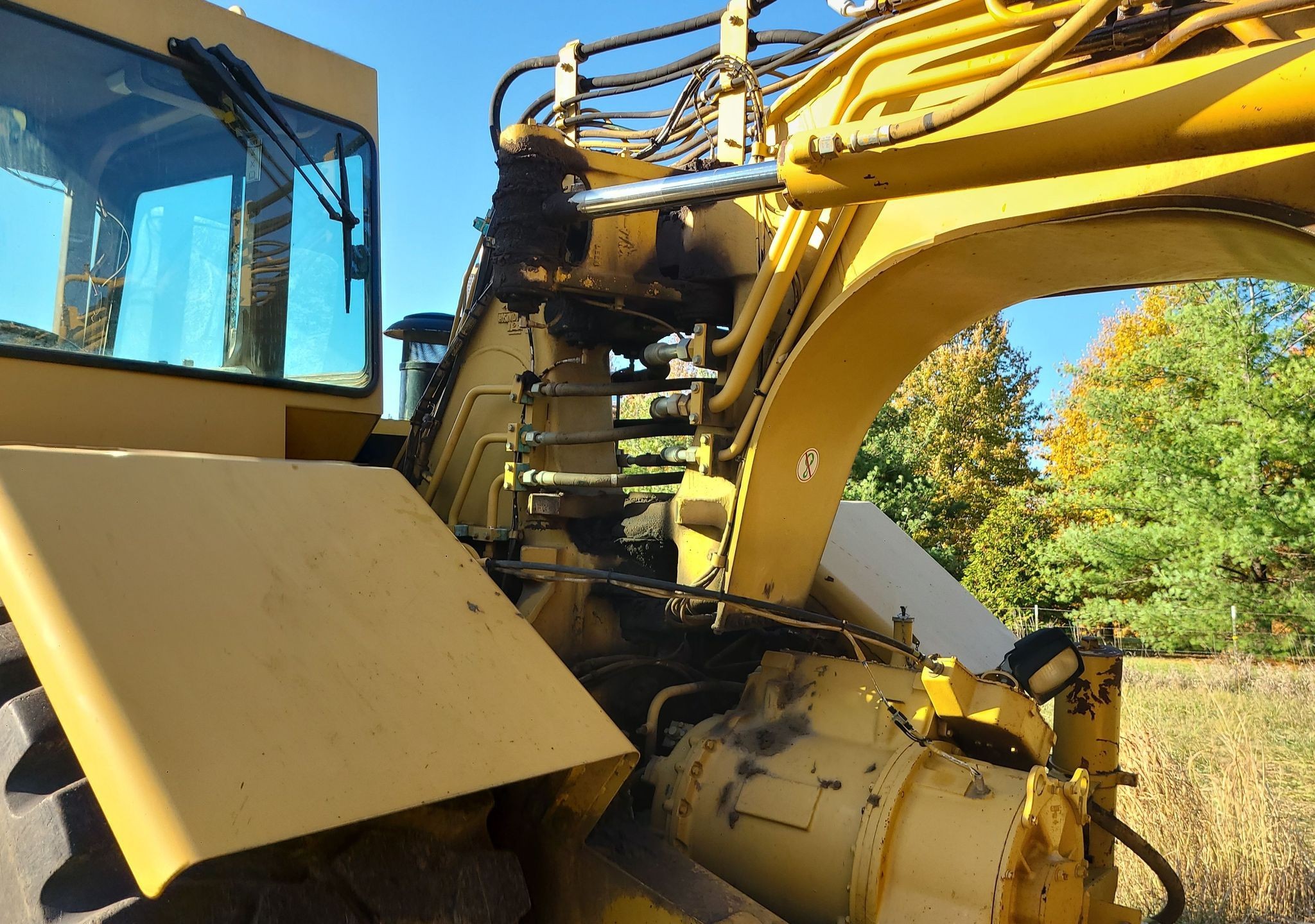 gallery 2006 Caterpillar 615C Series II elevating scraper