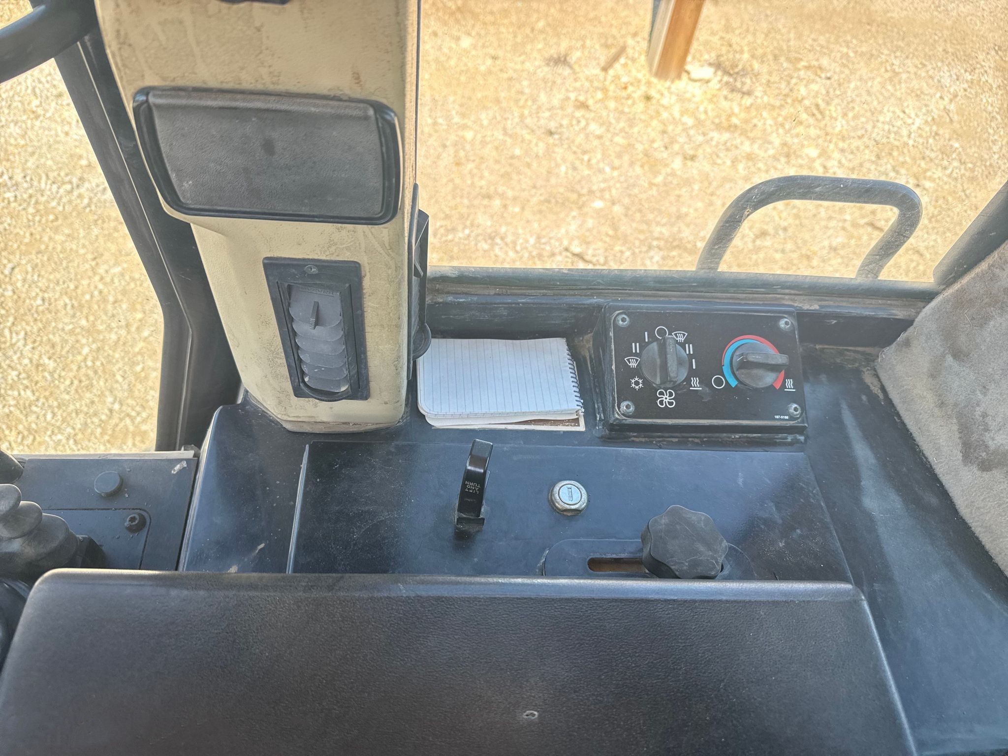 gallery 2002 Caterpillar 953C track loader