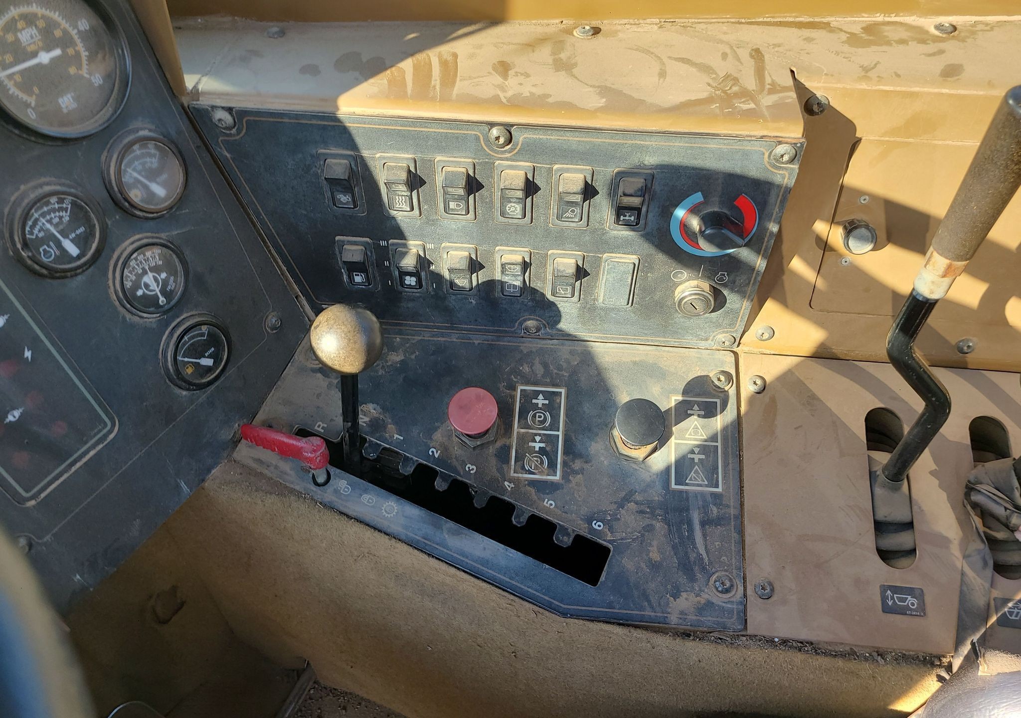 gallery 2006 Caterpillar 615C Series II elevating scraper