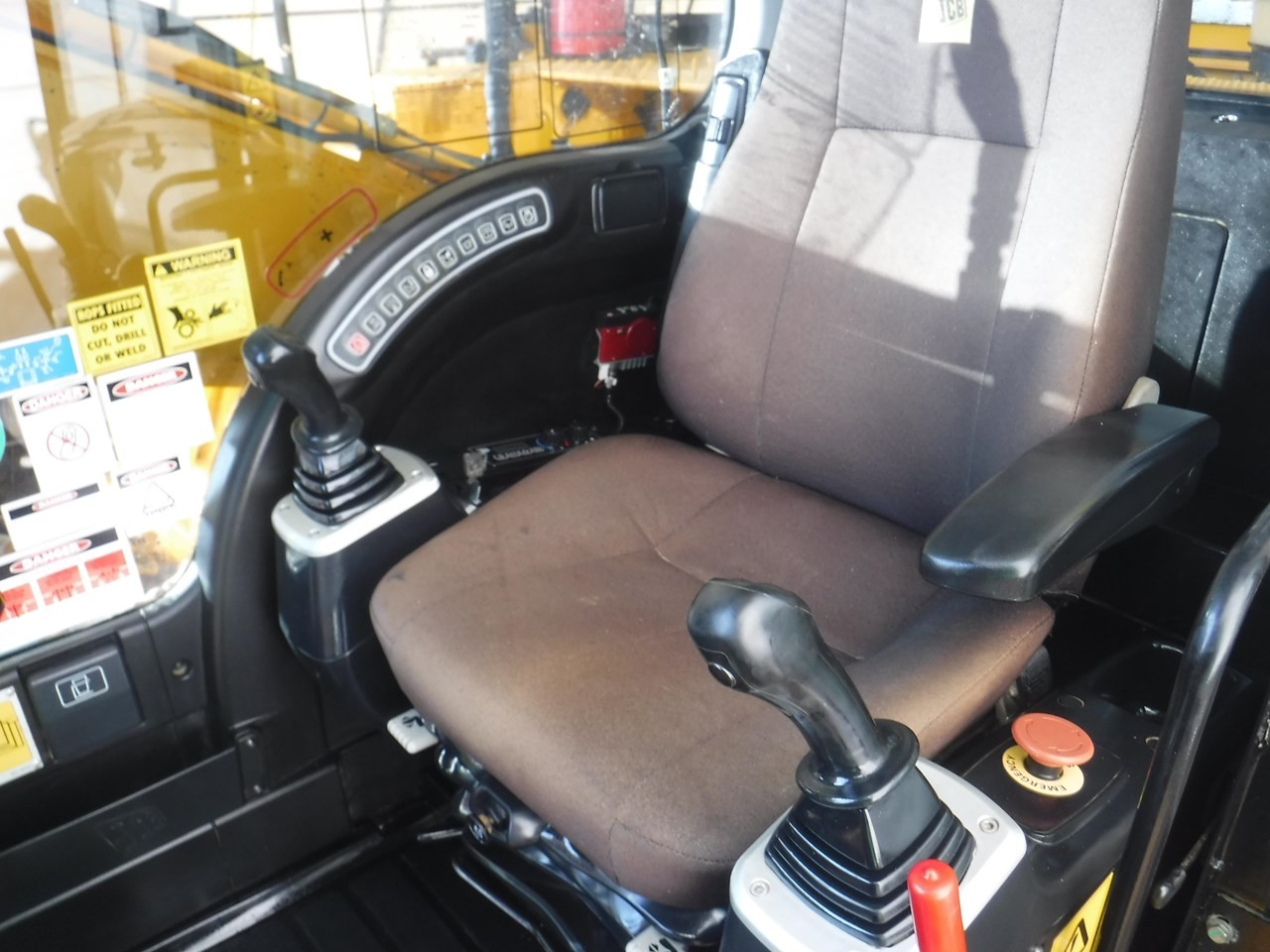 gallery 2013 JCB JS220LC EXCAVATOR