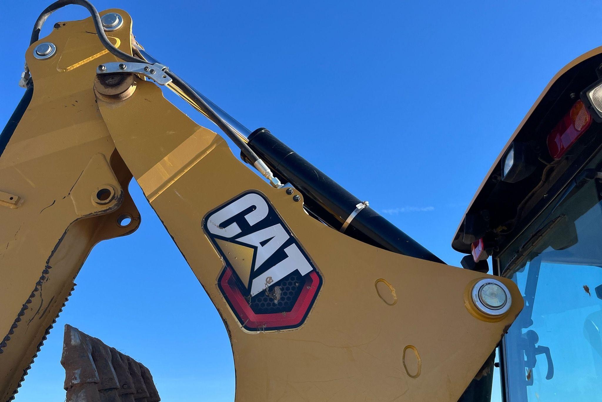 gallery 2021 Caterpillar 420ST HRC backhoe