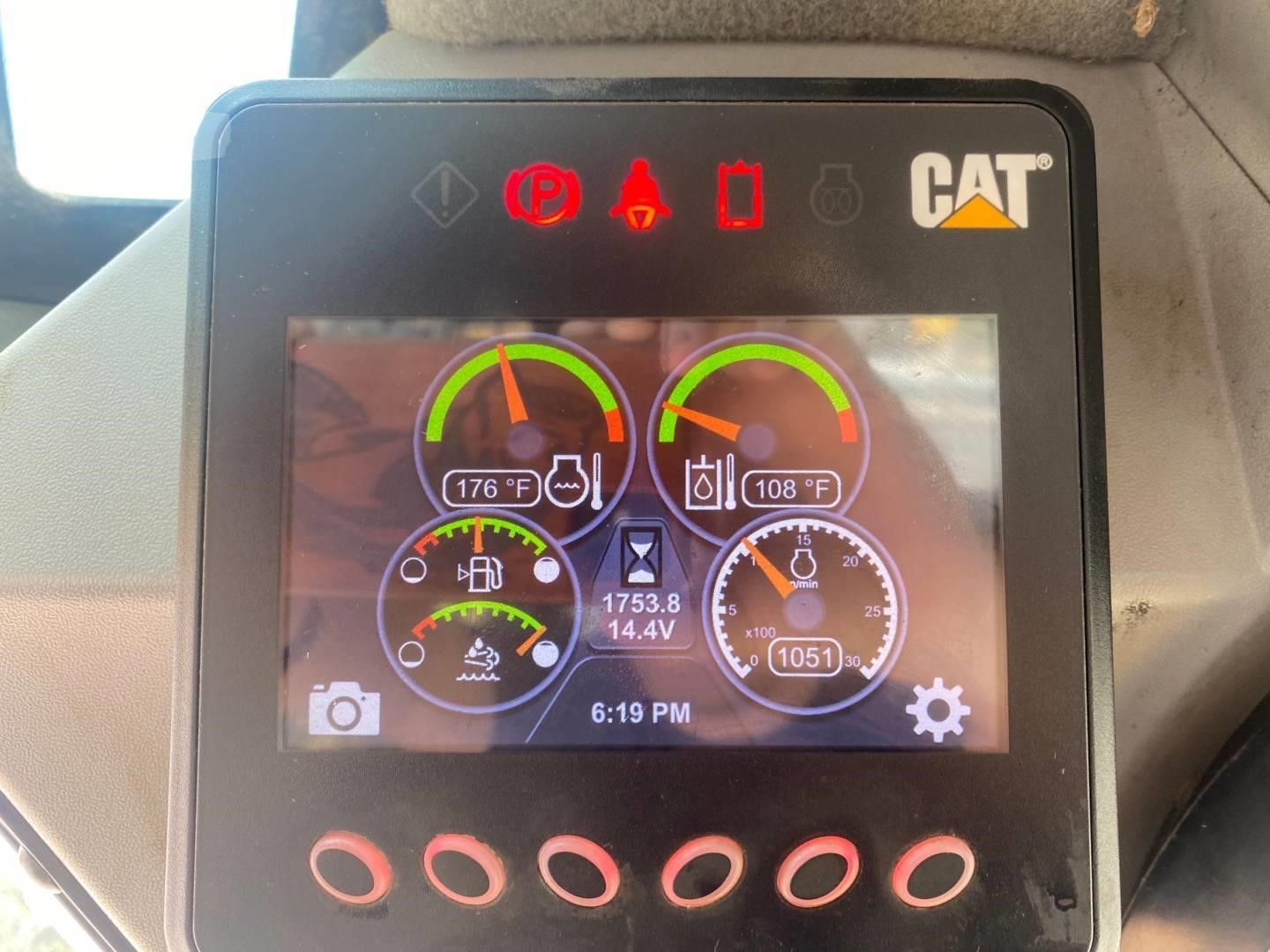 gallery 2017 Caterpillar 299D2 XHP skid steer loader