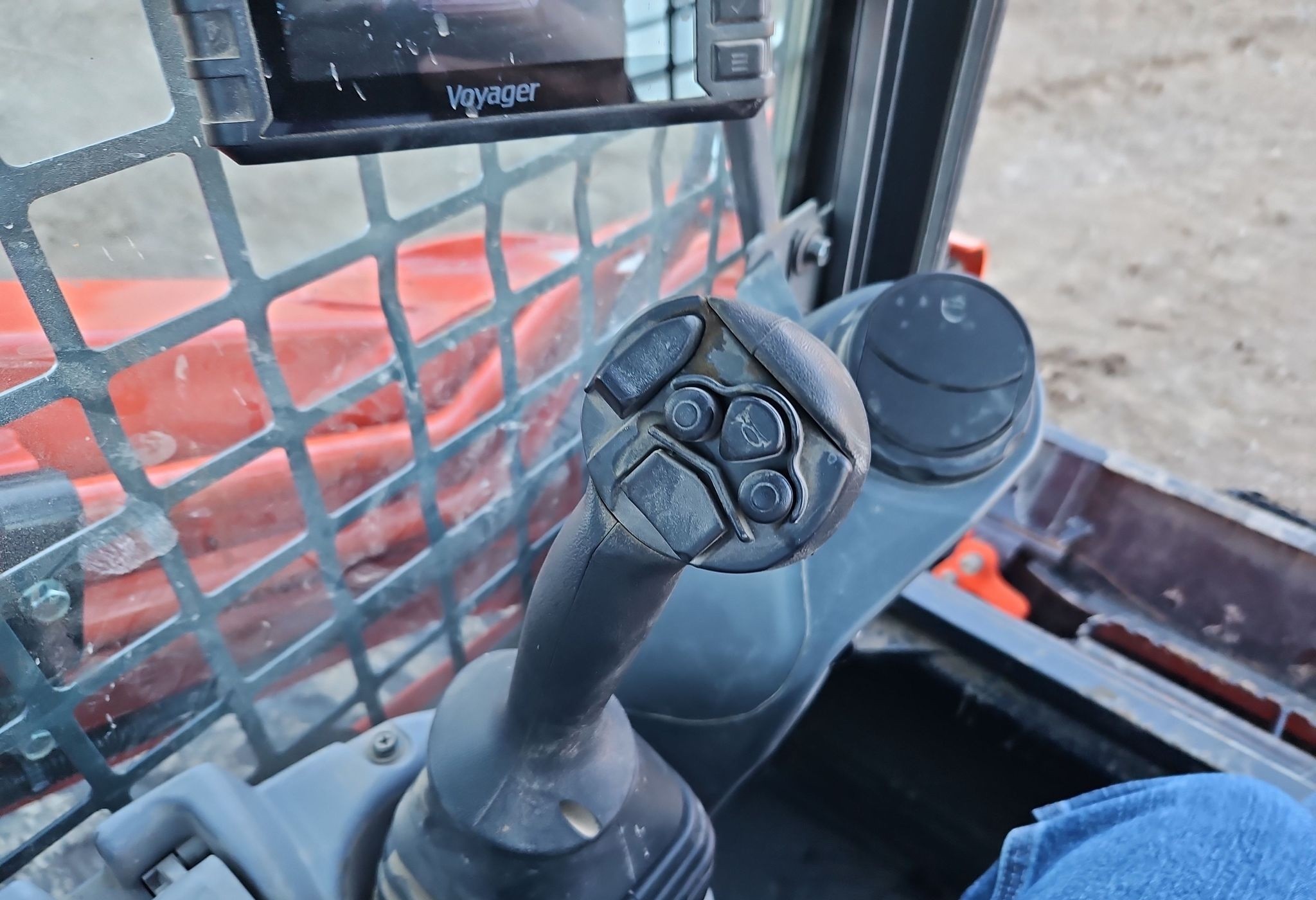 gallery 2022 Kubota SVL97-2 tracked skid steer loader