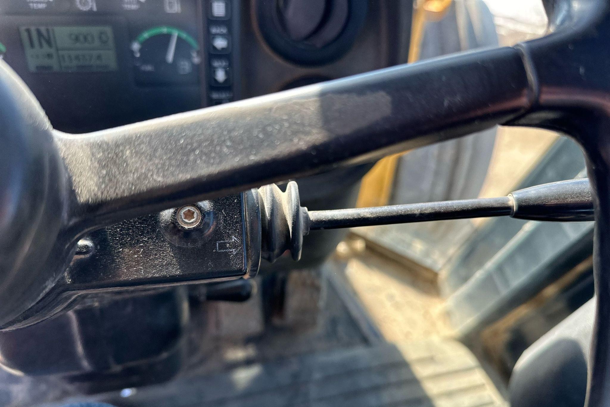 gallery 2006 John Deere 844J wheel loader
