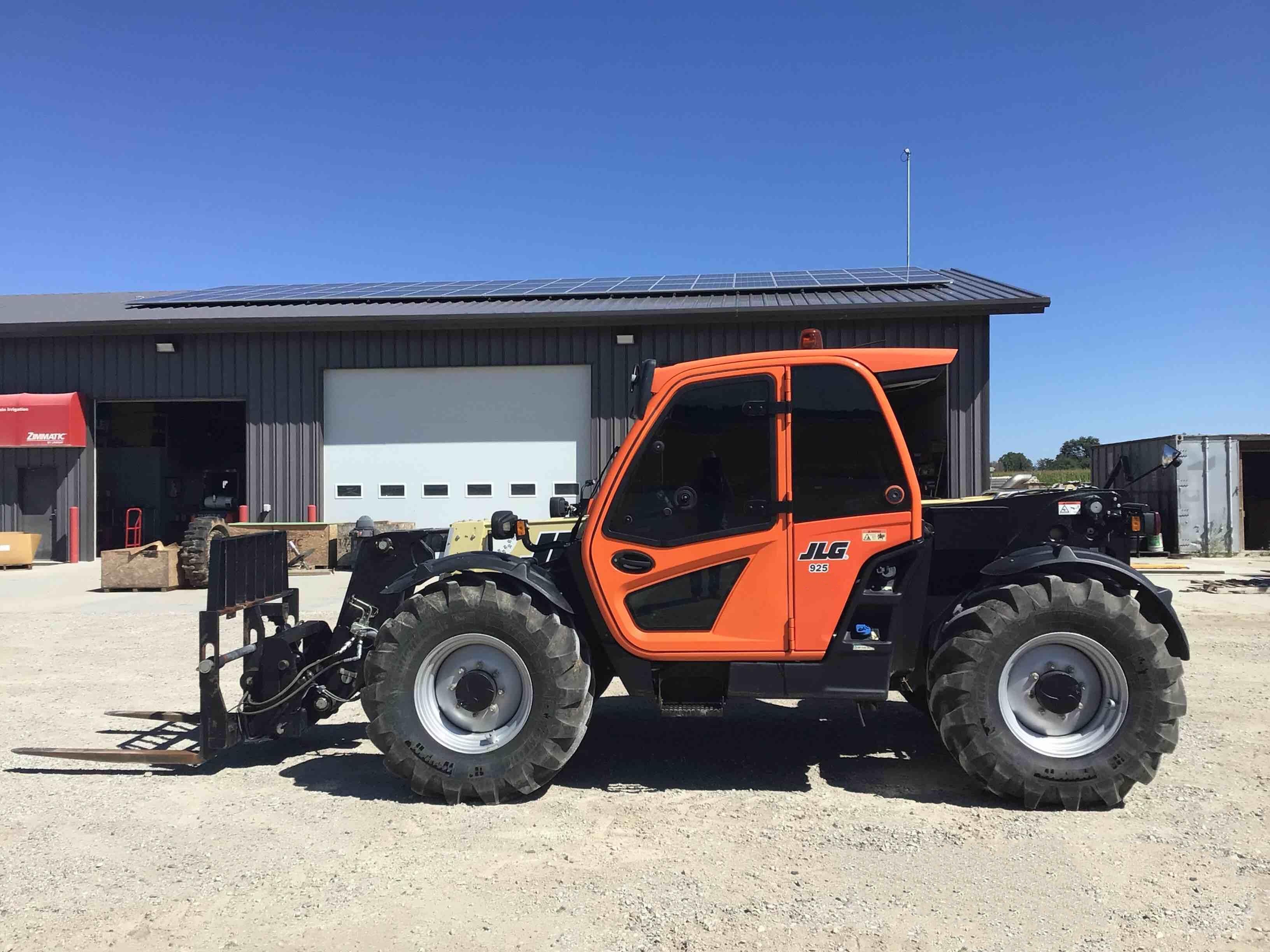 gallery 2018 JLG 925 Telehandler