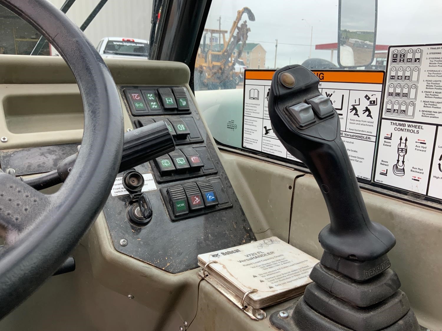 gallery 2010 Bobcat V723 4x4x4 Telehandler