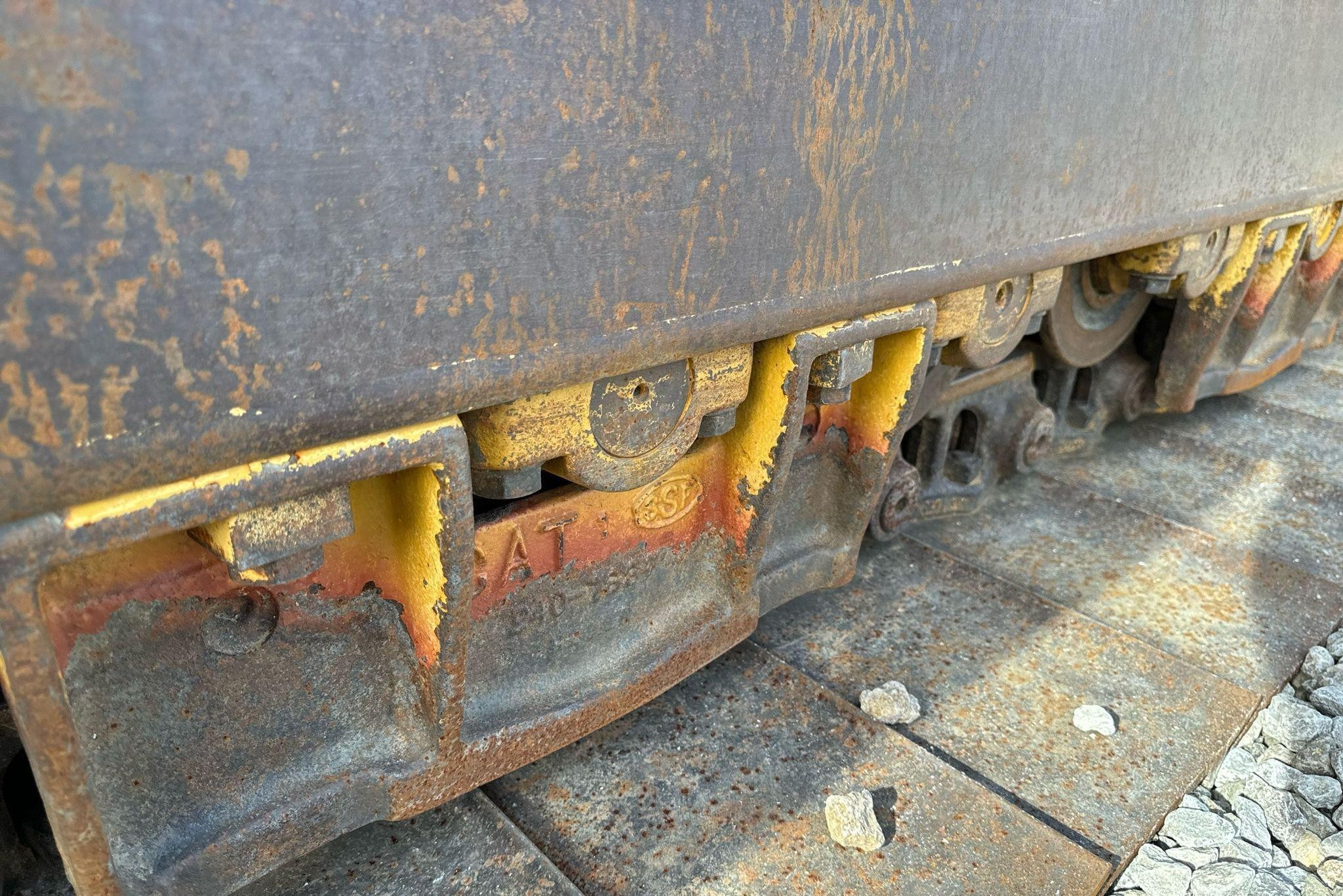 gallery 2014 Caterpillar D6T LGP dozer