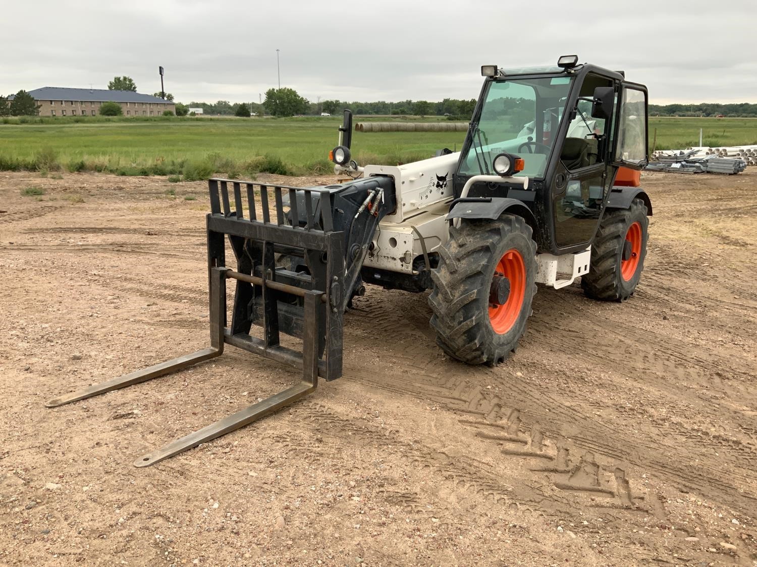 gallery 2010 Bobcat V723 4x4x4 Telehandler