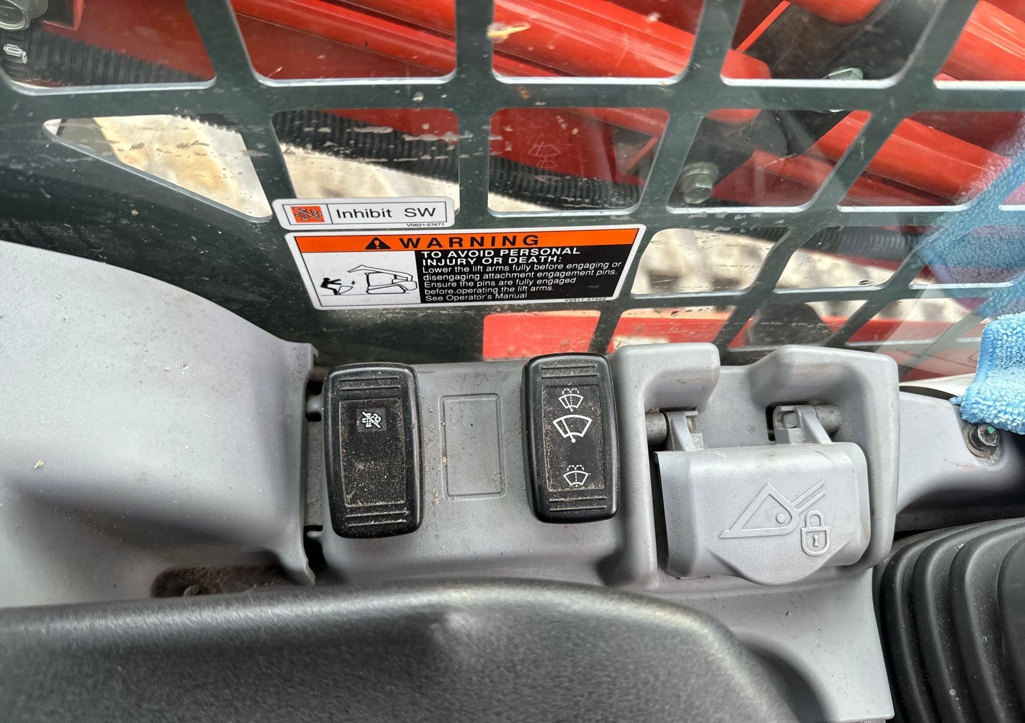 gallery 2021 Kubota SVL97-2 tracked skid steer loader