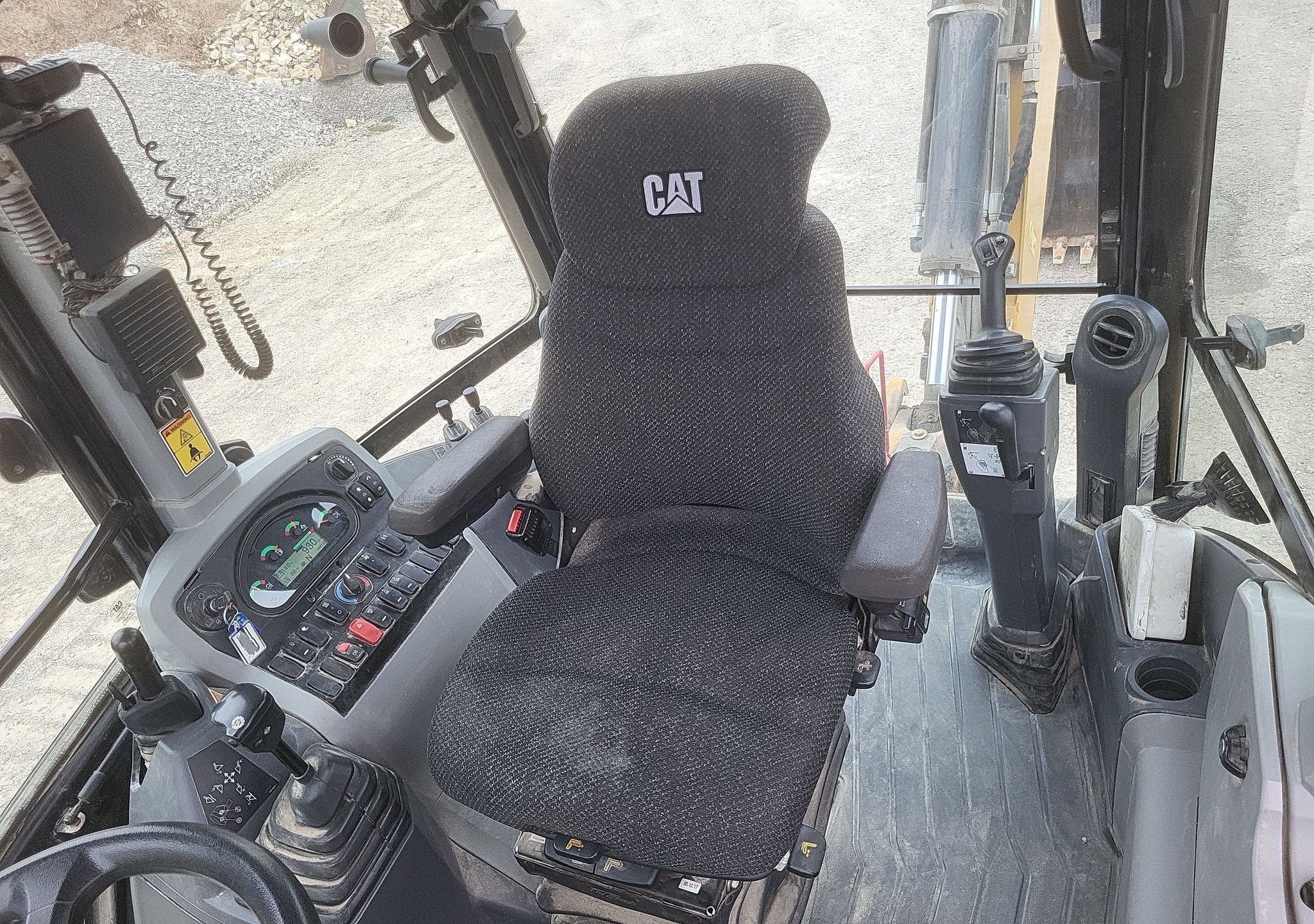 gallery 2018 Caterpillar 420F2 backhoe