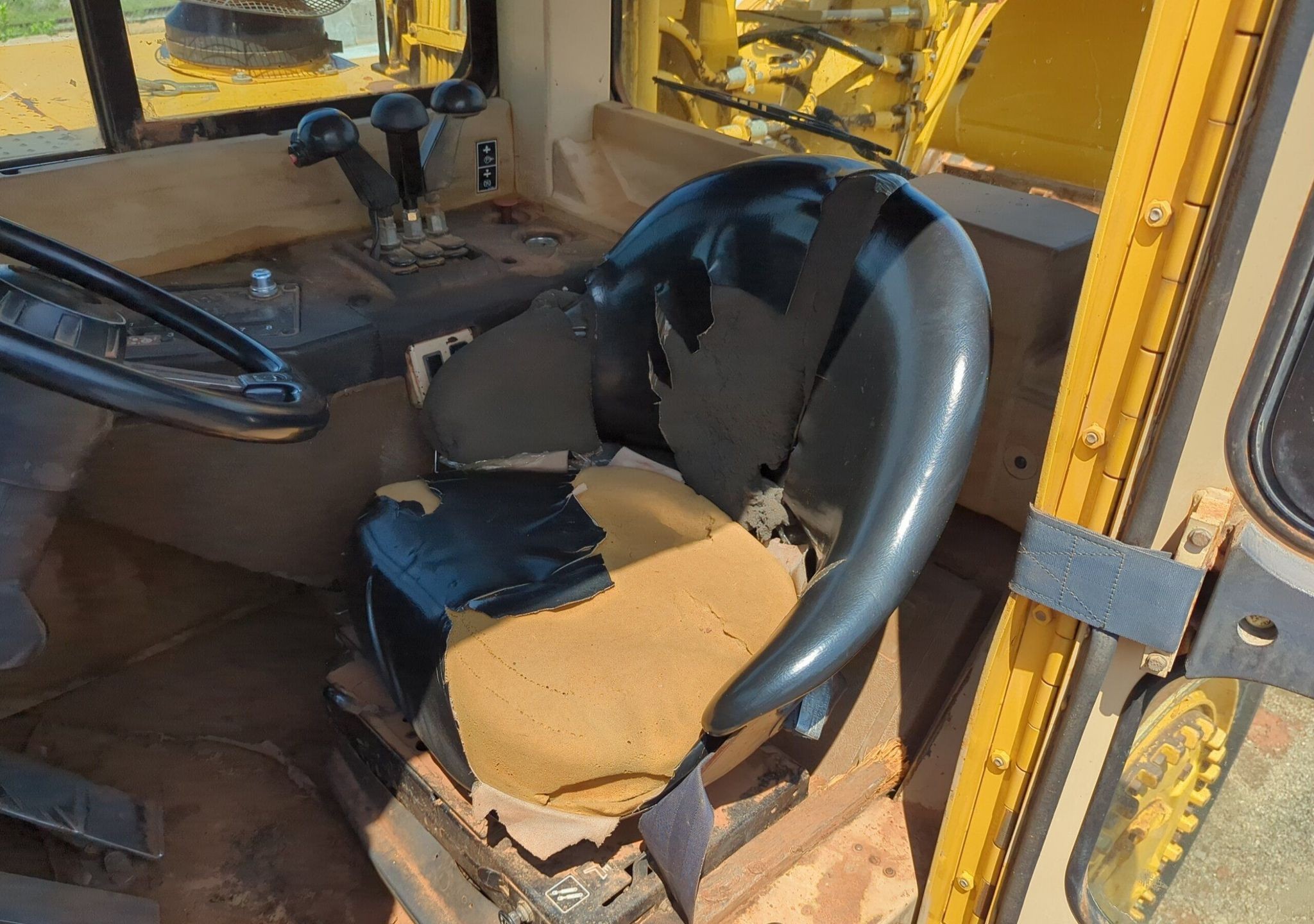 gallery 1995 Caterpillar 623F Elevating Scraper