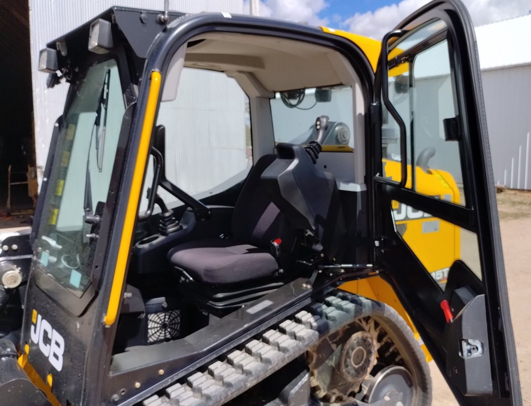 gallery 2021 JCB 215T Super tracked skid steer loader