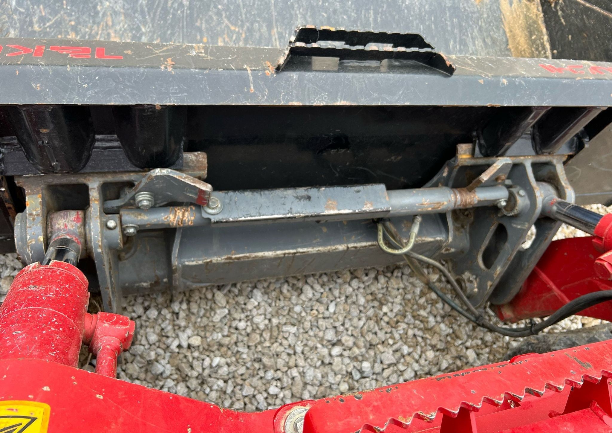 gallery 2020 Takeuchi TL12R2 tracked skid steer loader