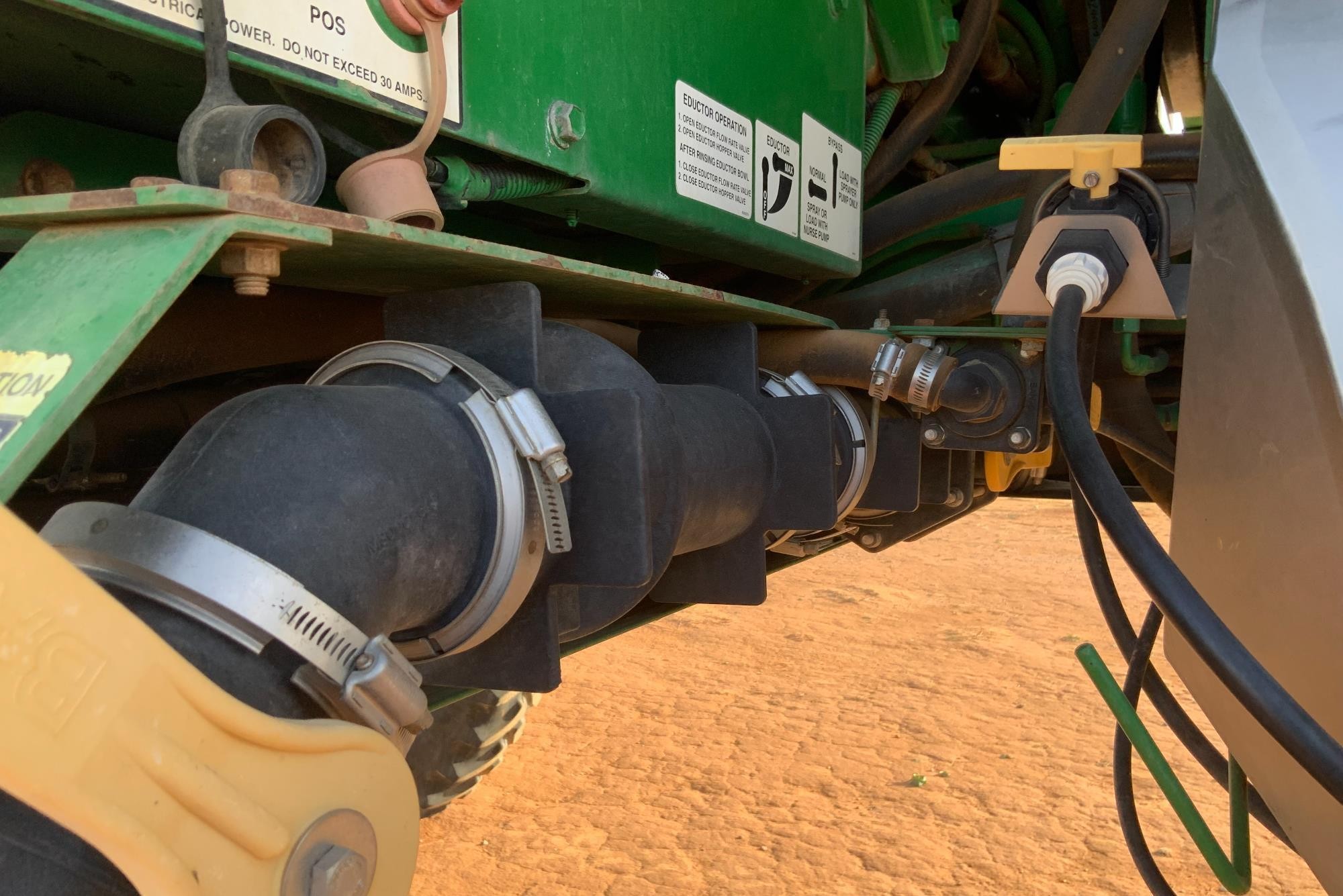 gallery 2011 John Deere 4730 Self-Propelled Sprayer