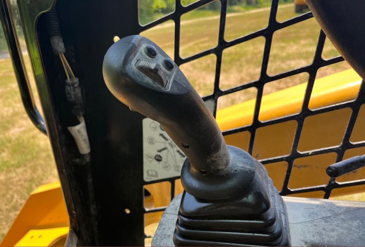 gallery 2022 Caterpillar 299D3 Skid Steer Track Loader