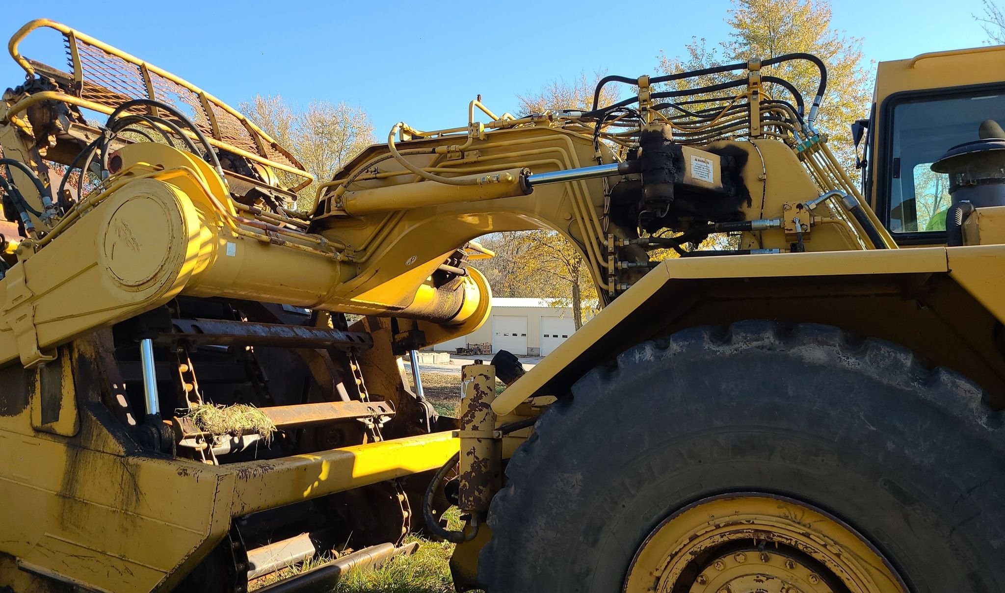 gallery 2006 Caterpillar 615C Series II elevating scraper