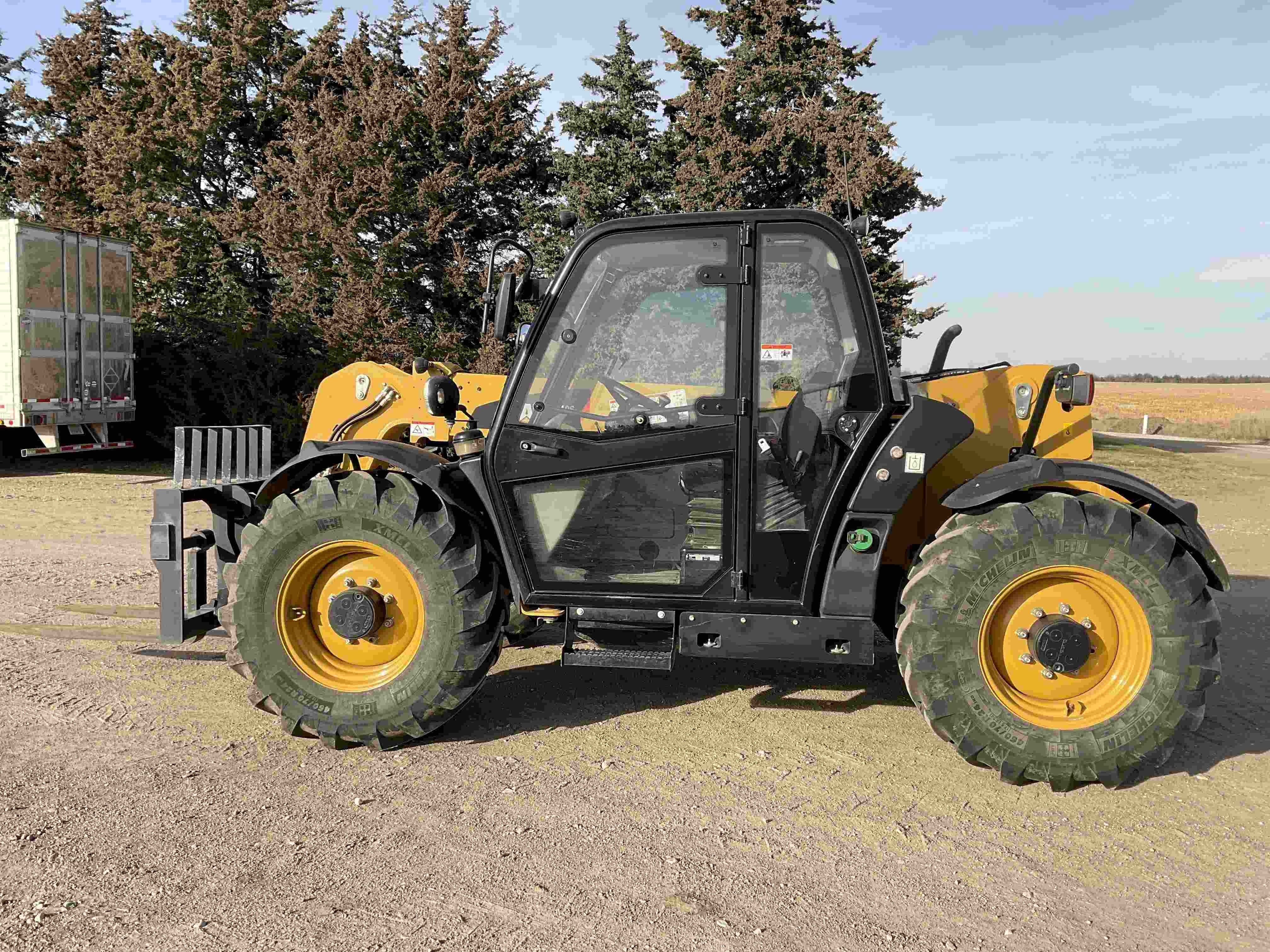 gallery 2012 Caterpillar TH406 4x4x4 Telehandler