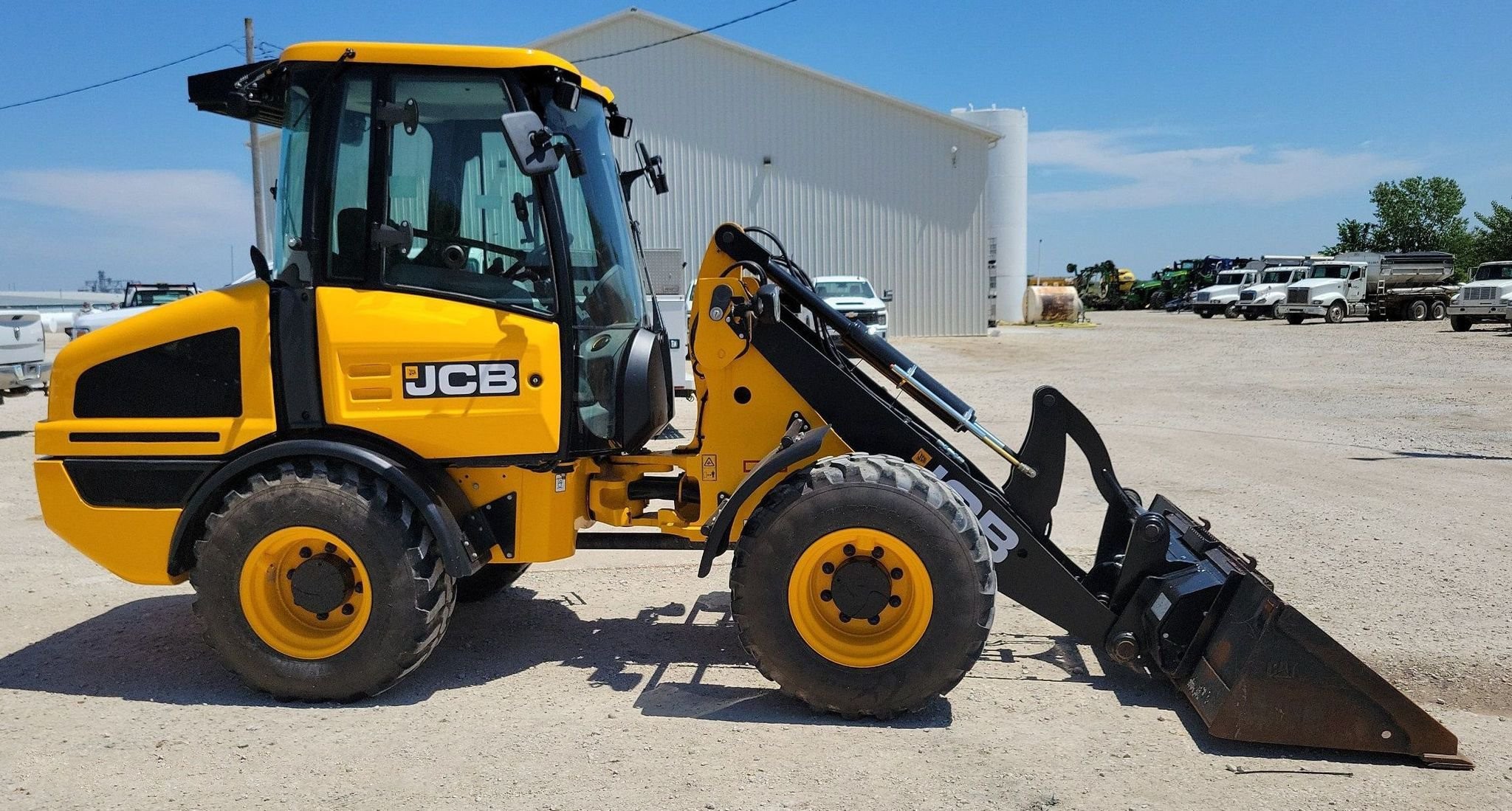 gallery 2022 JCB 407 wheel loader