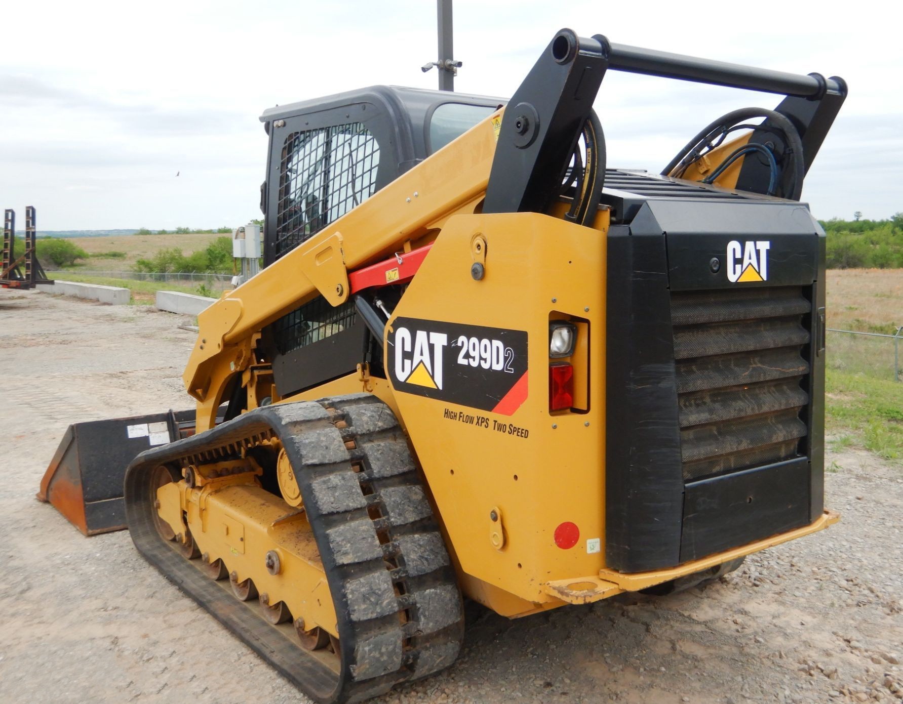 gallery 2018 Caterpillar 299D2 skid steer