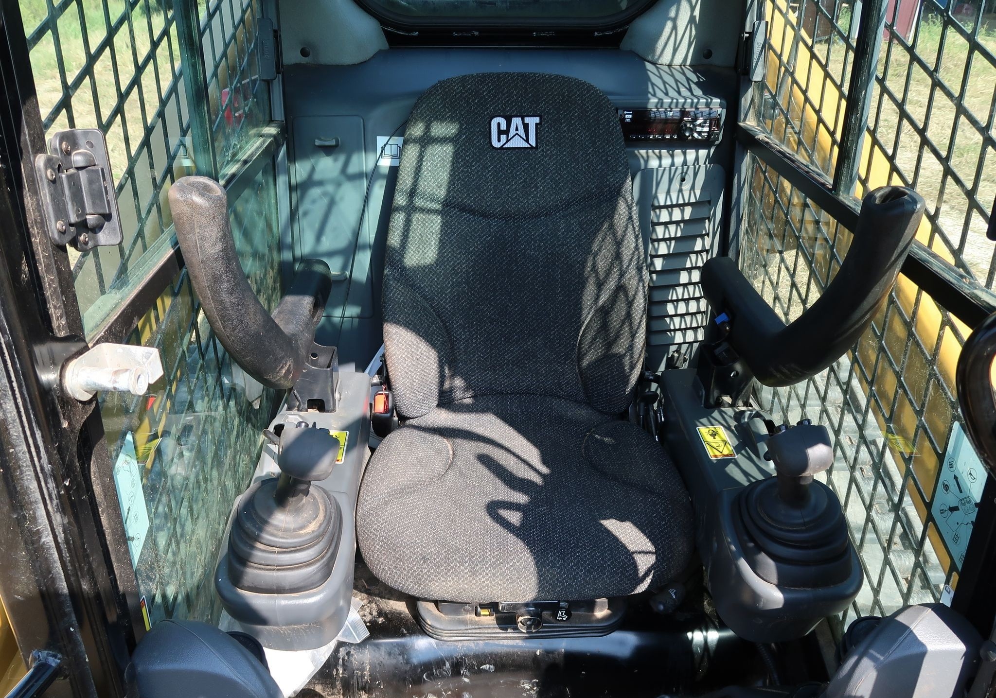 gallery 2017 Caterpillar 299D2 XHP skid steer loader