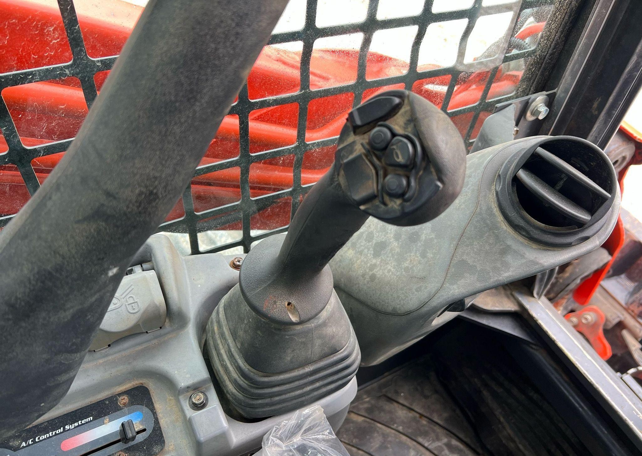 gallery 2019 Kubota SVL95-2S tracked skid steer loader