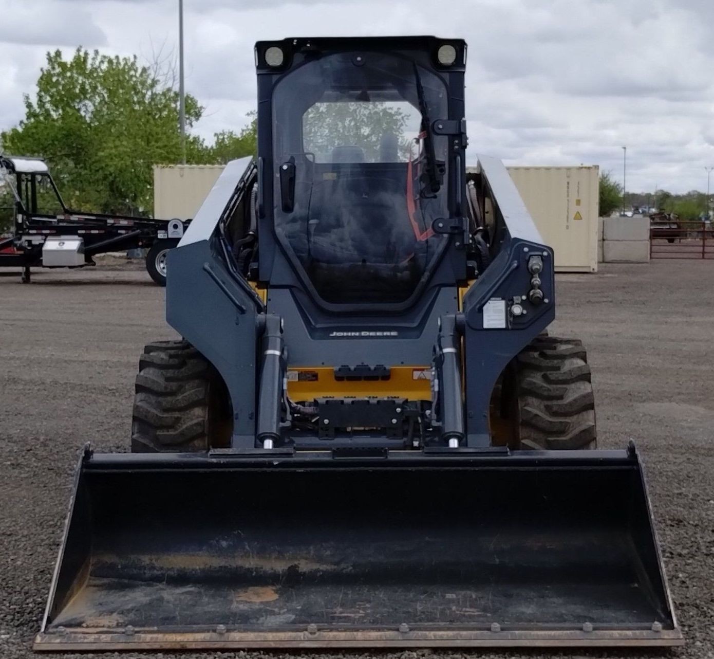 gallery 2022 John Deere 330G skid steer loader