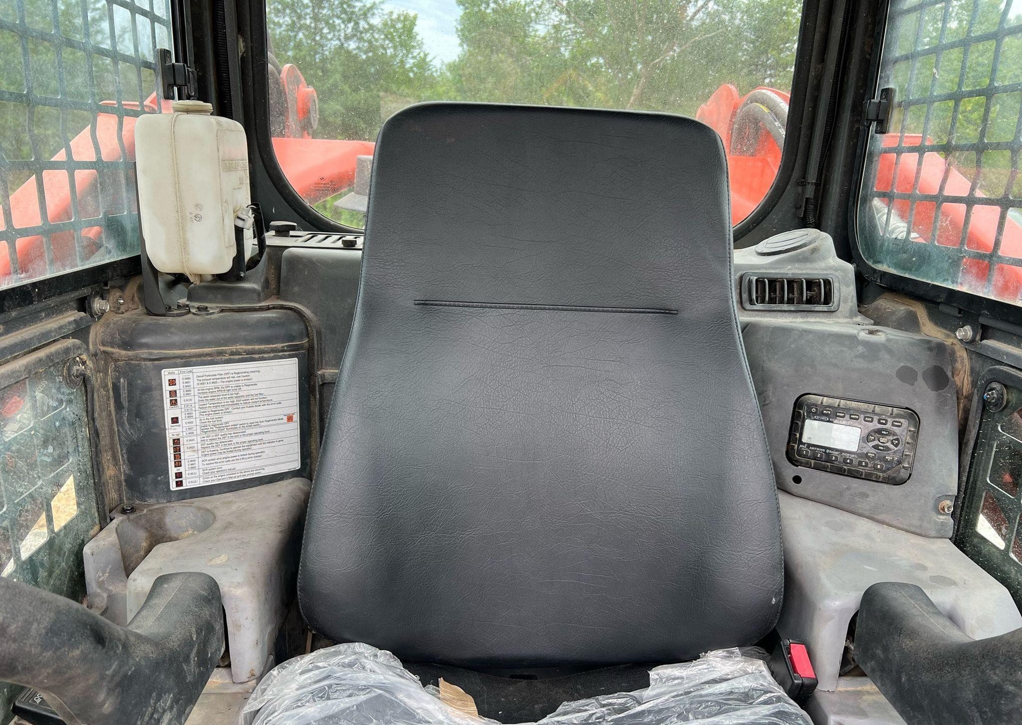 gallery 2019 Kubota SVL95-2S tracked skid steer loader