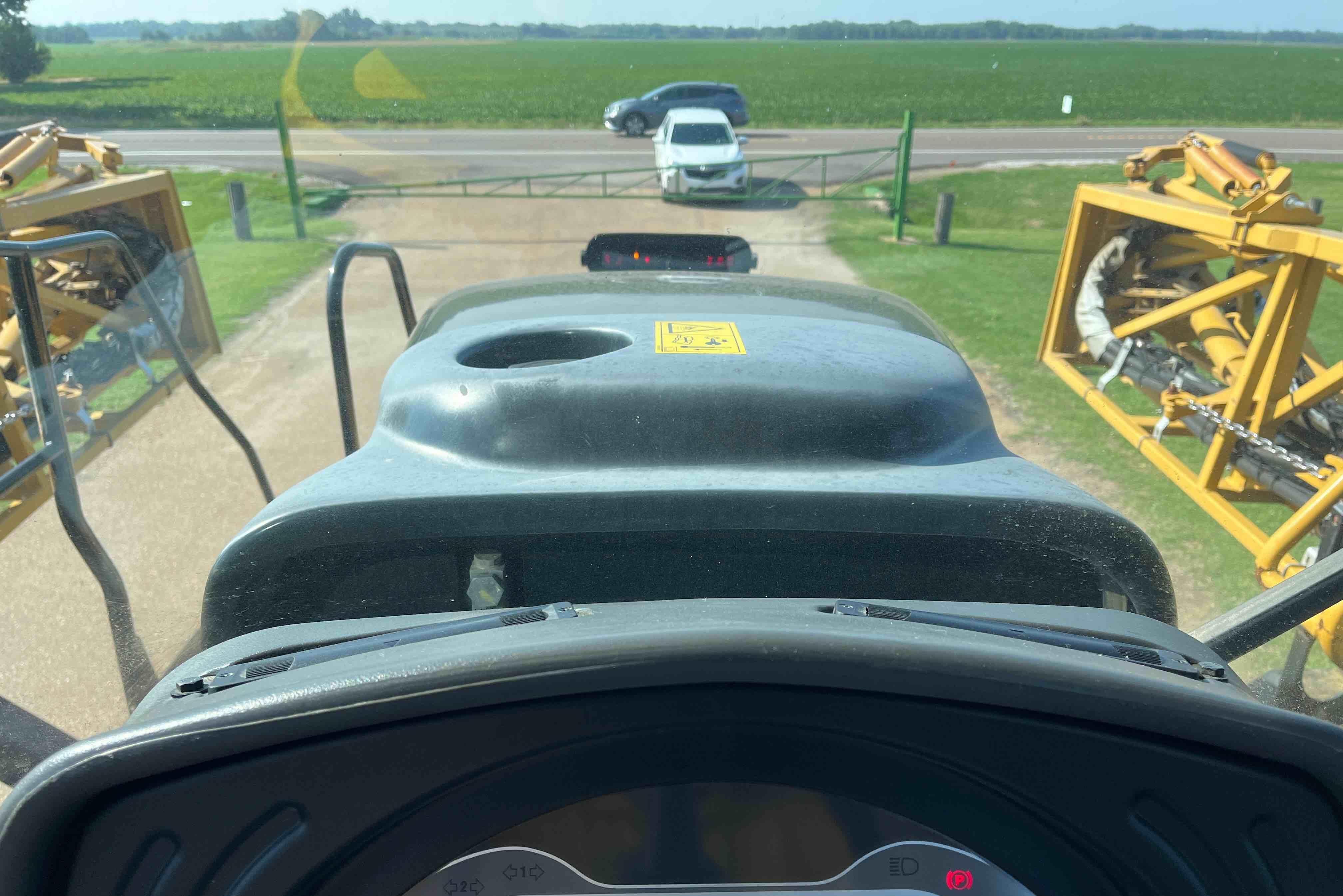 gallery 2019 RoGator RG1300C Self-Propelled Sprayer