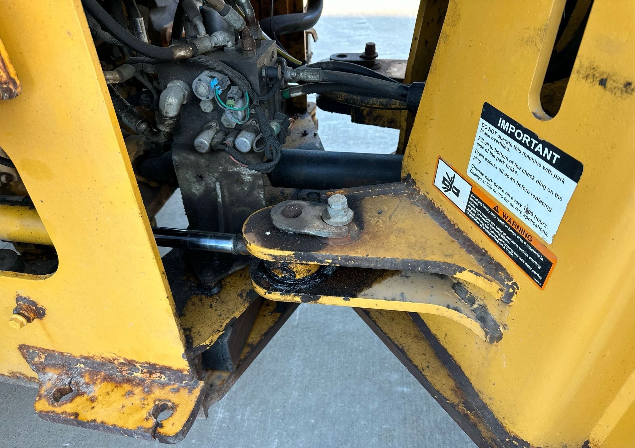 gallery 2013 John Deere 444K wheel loader