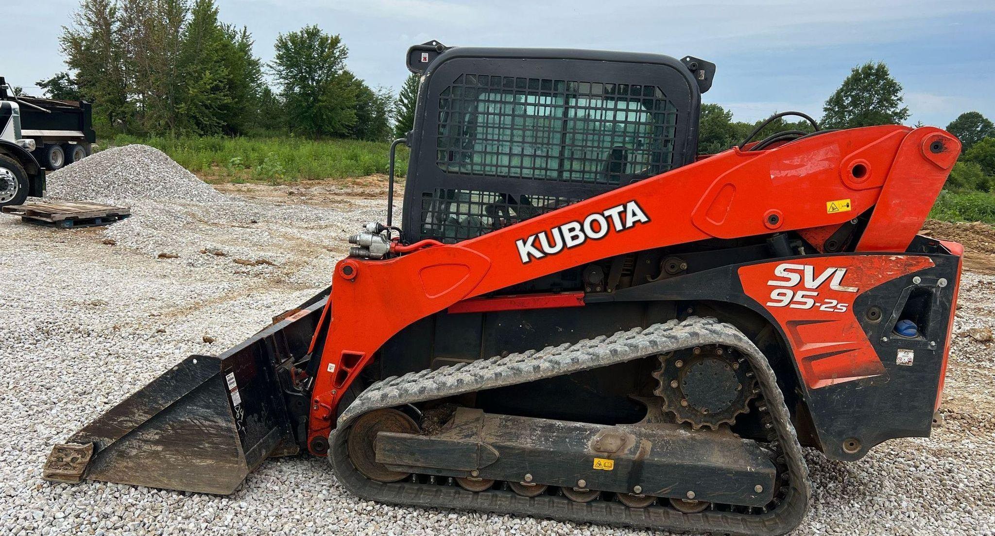 gallery 2019 Kubota SVL95-2S tracked skid steer loader