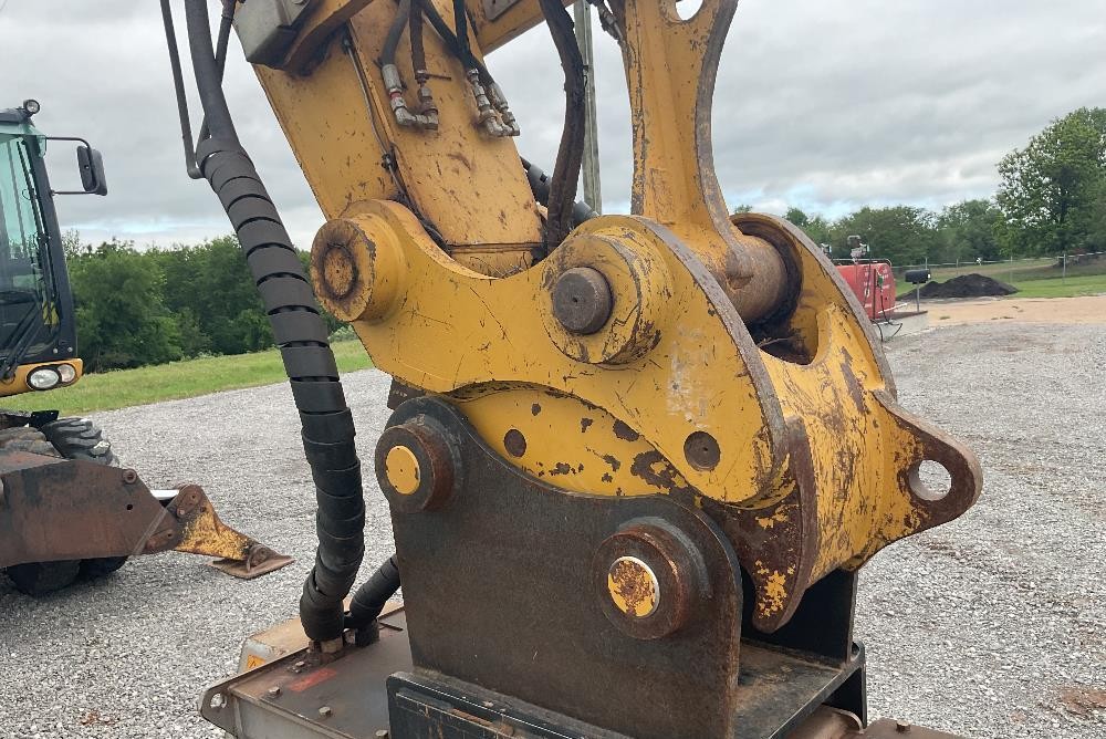 gallery 2011 Caterpillar M322D Wheeled Excavator