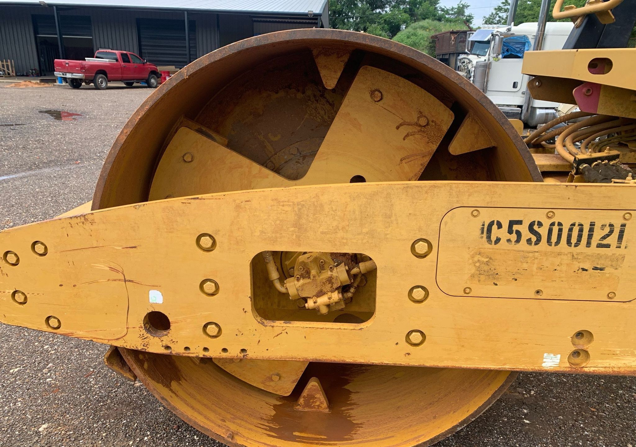 gallery 2008 Caterpillar CS56 single drum vibratory roller