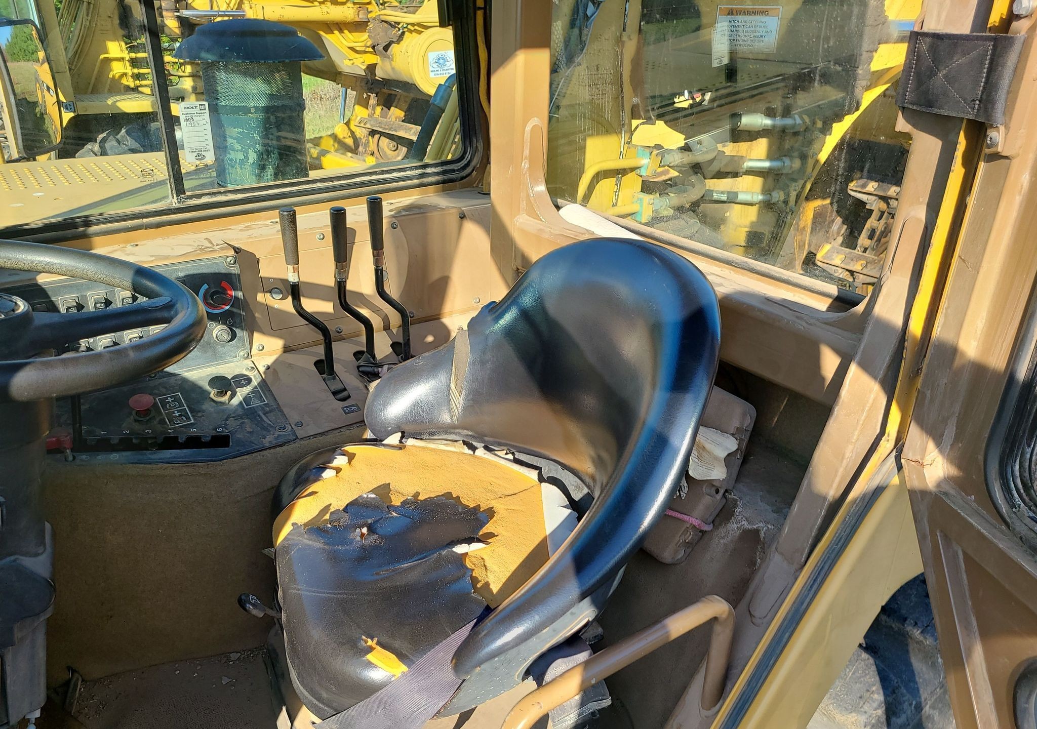 gallery 2006 Caterpillar 615C Series II elevating scraper