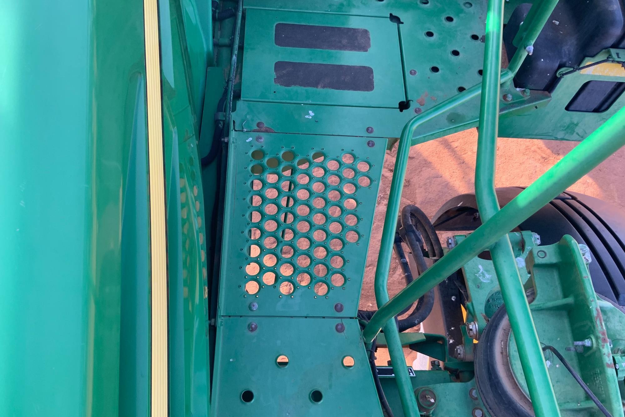 gallery 2011 John Deere 4730 Self-Propelled Sprayer
