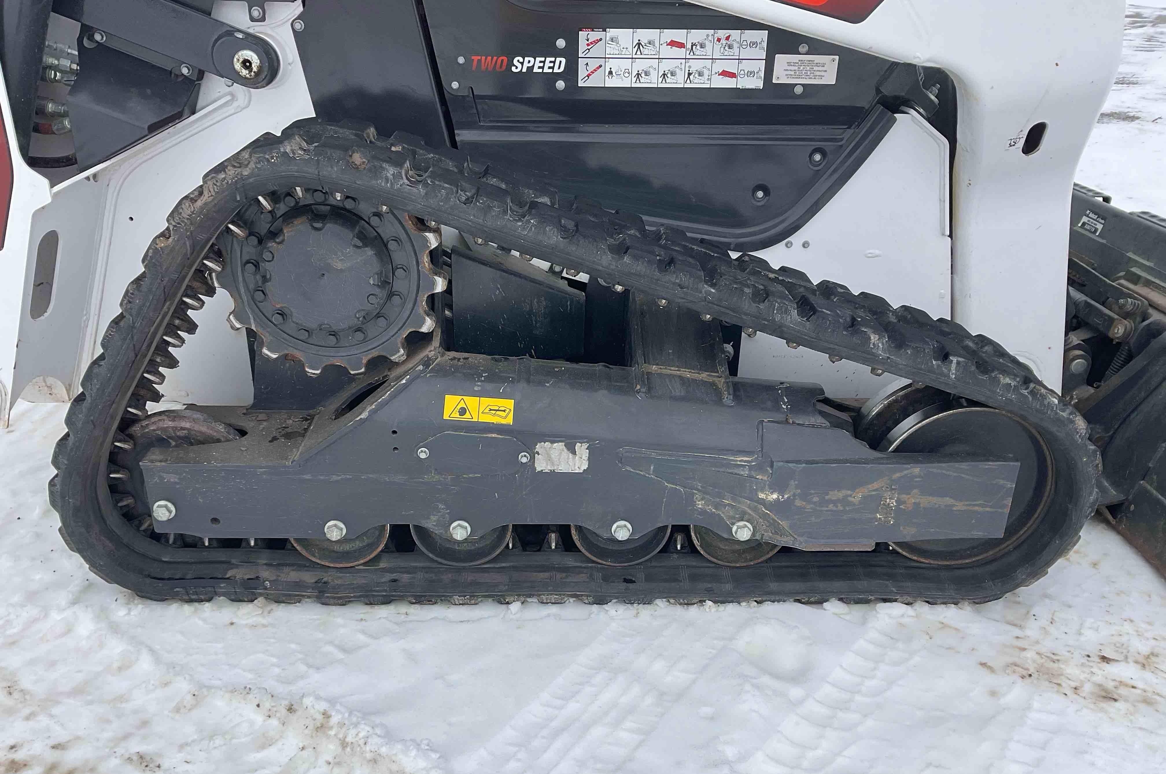 gallery Bobcat T76 R-Series Compact Track Loader