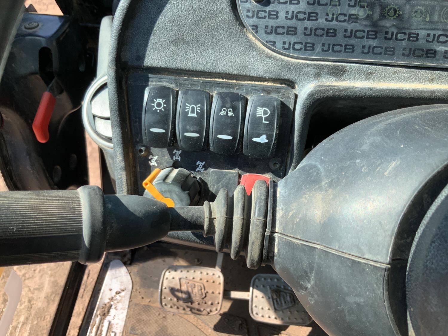 gallery 2017 Jcb 560-80AGS 4x4x4 Telehandler