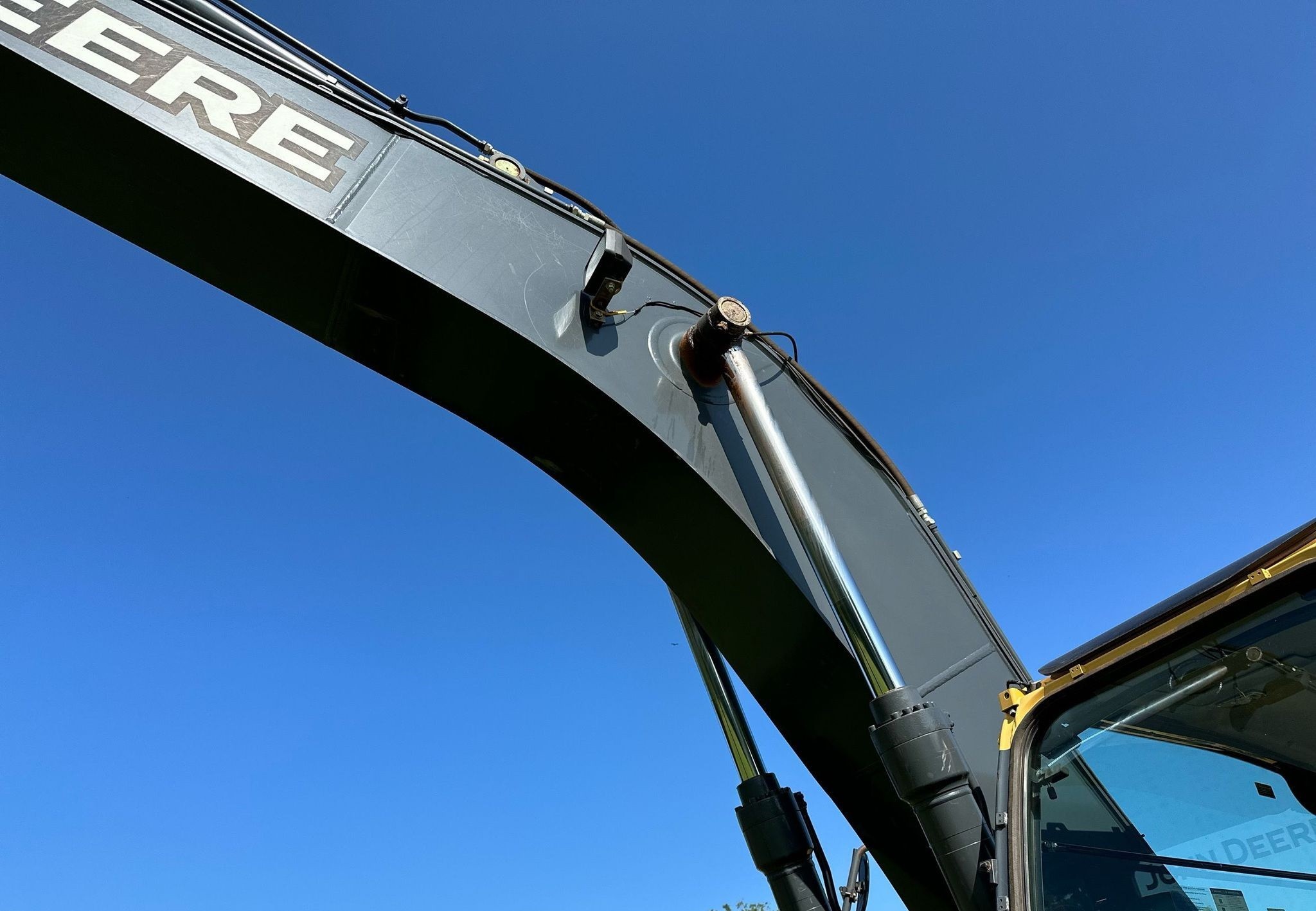 gallery 2014 John Deere 250G LC excavator