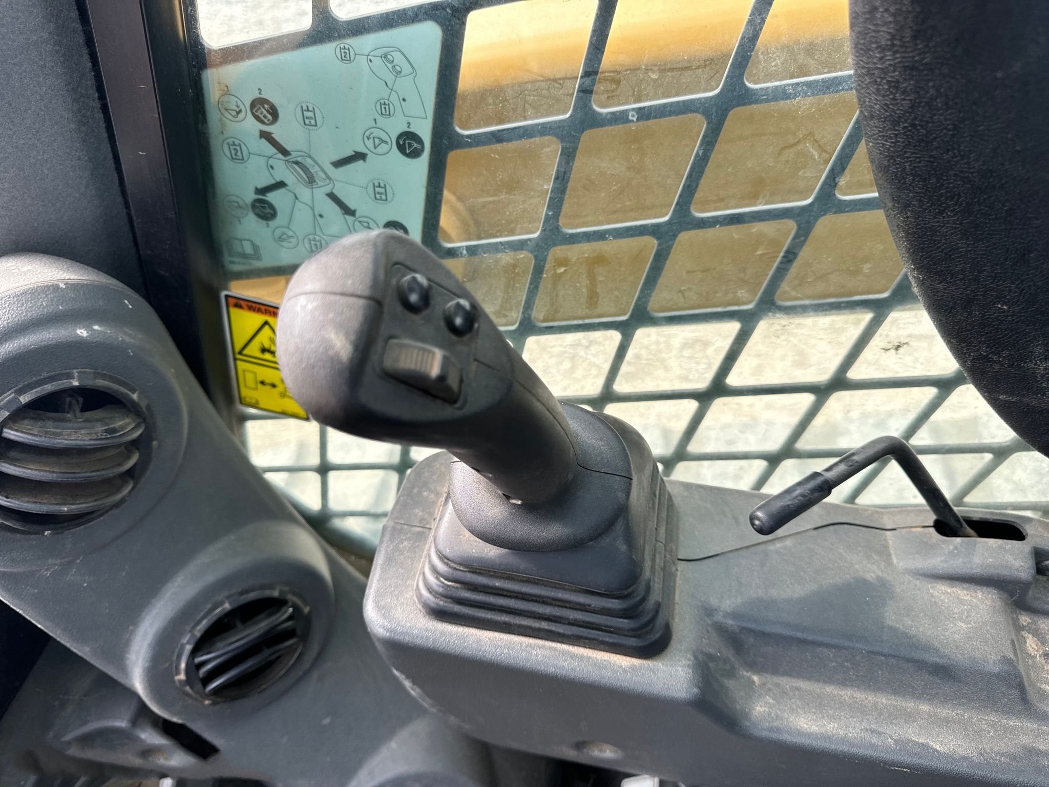 gallery 2019 Caterpillar 259D3 tracked skid steer loader