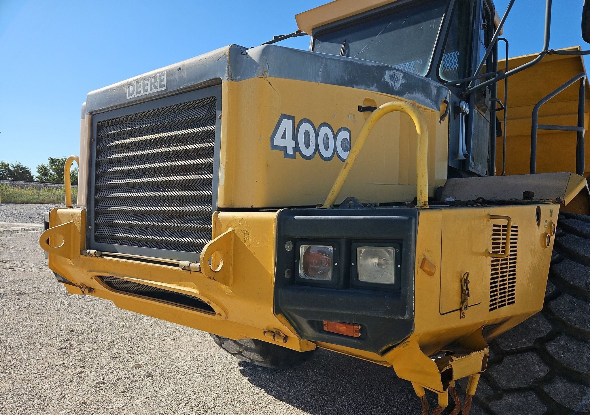 gallery 2000 John Deere 400C haul truck