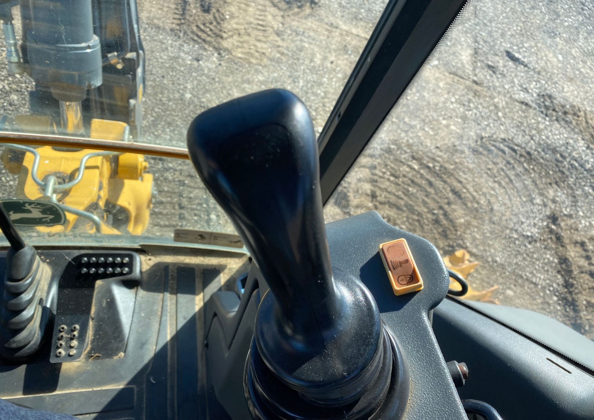 gallery 2012 John Deere 310SJ backhoe